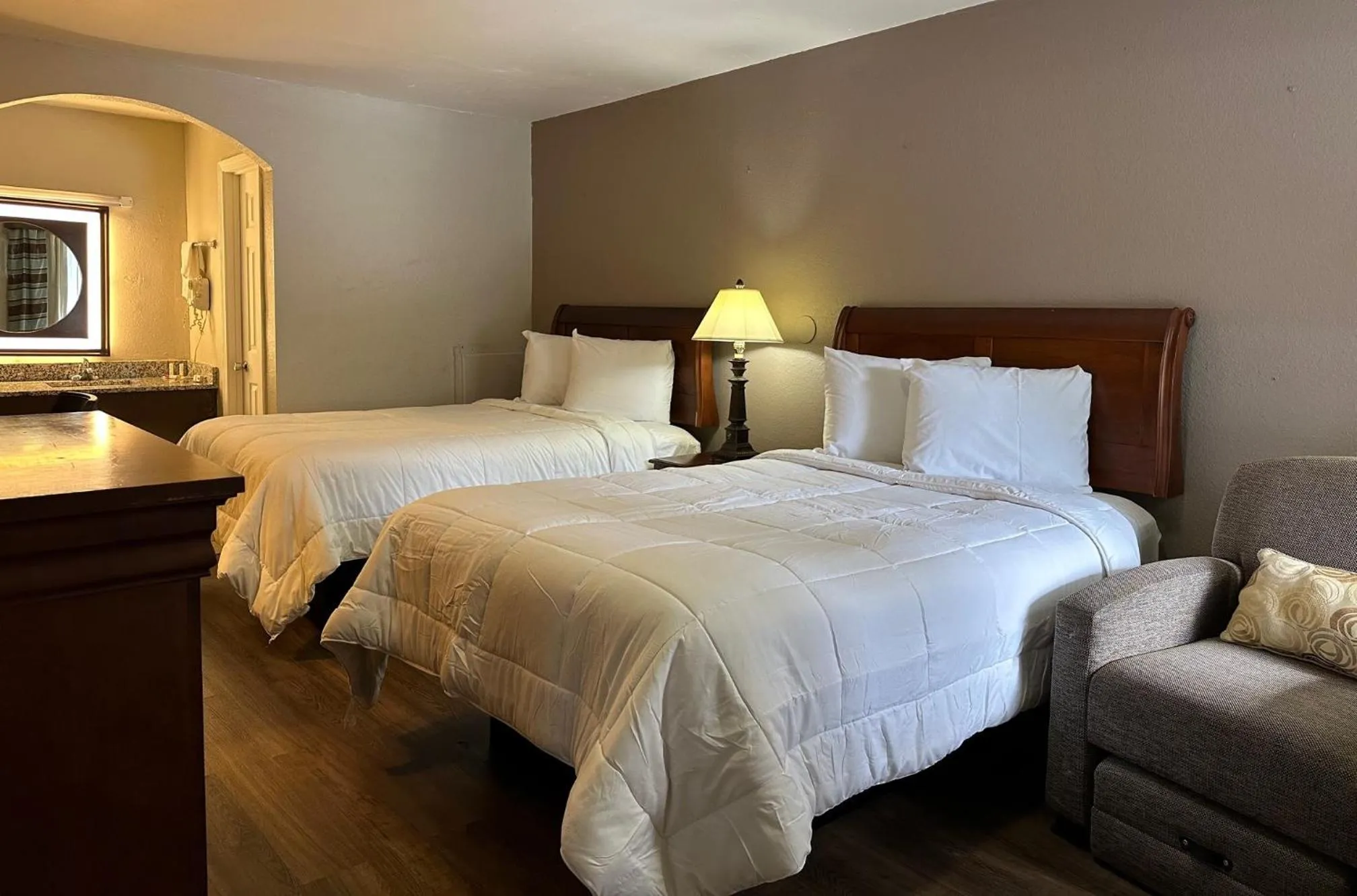 Bedroom, Bed in NATION'S INN of Wake County - Raleigh Crabtree