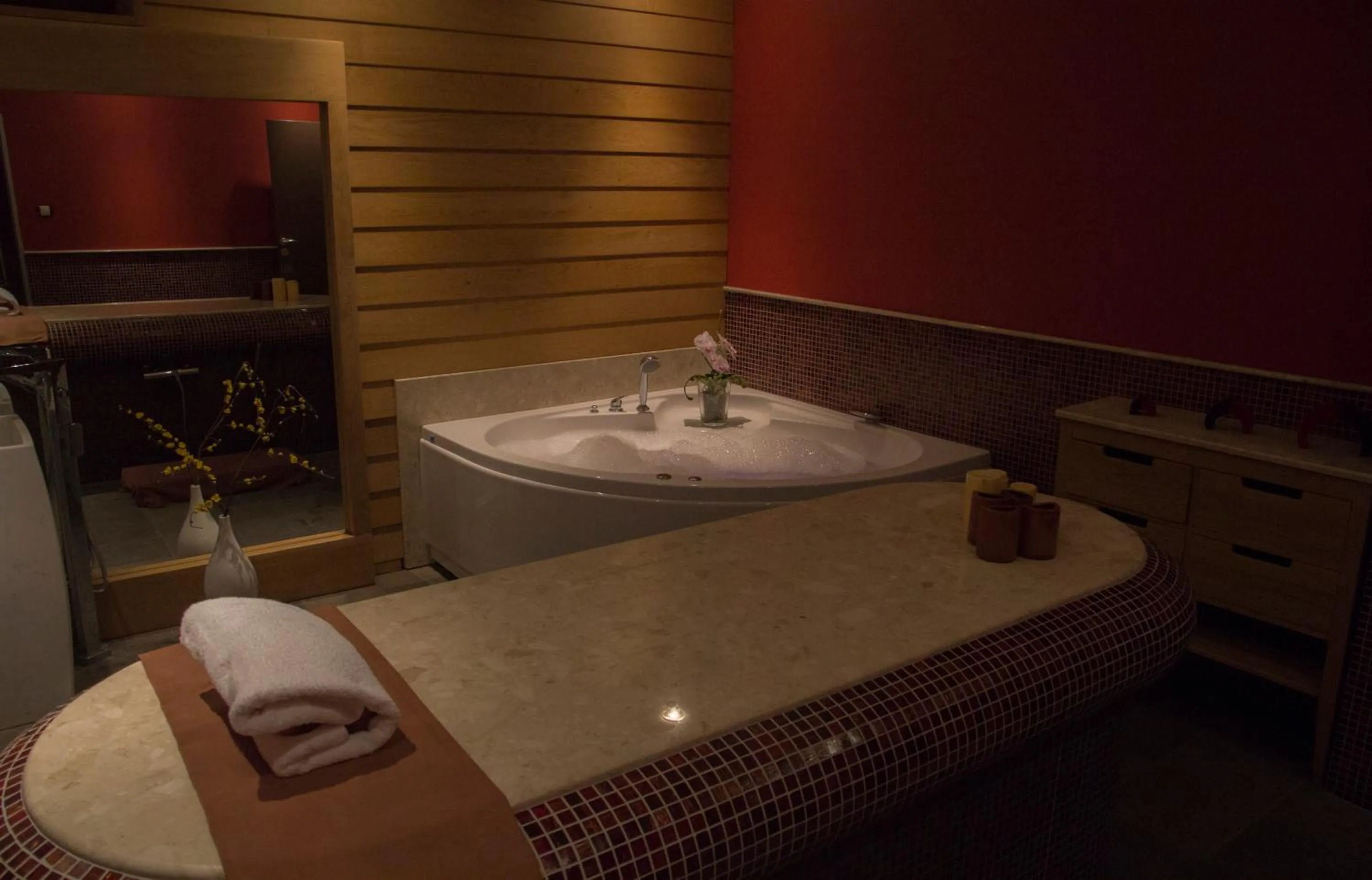 Hot Tub in Family Hotel Delta