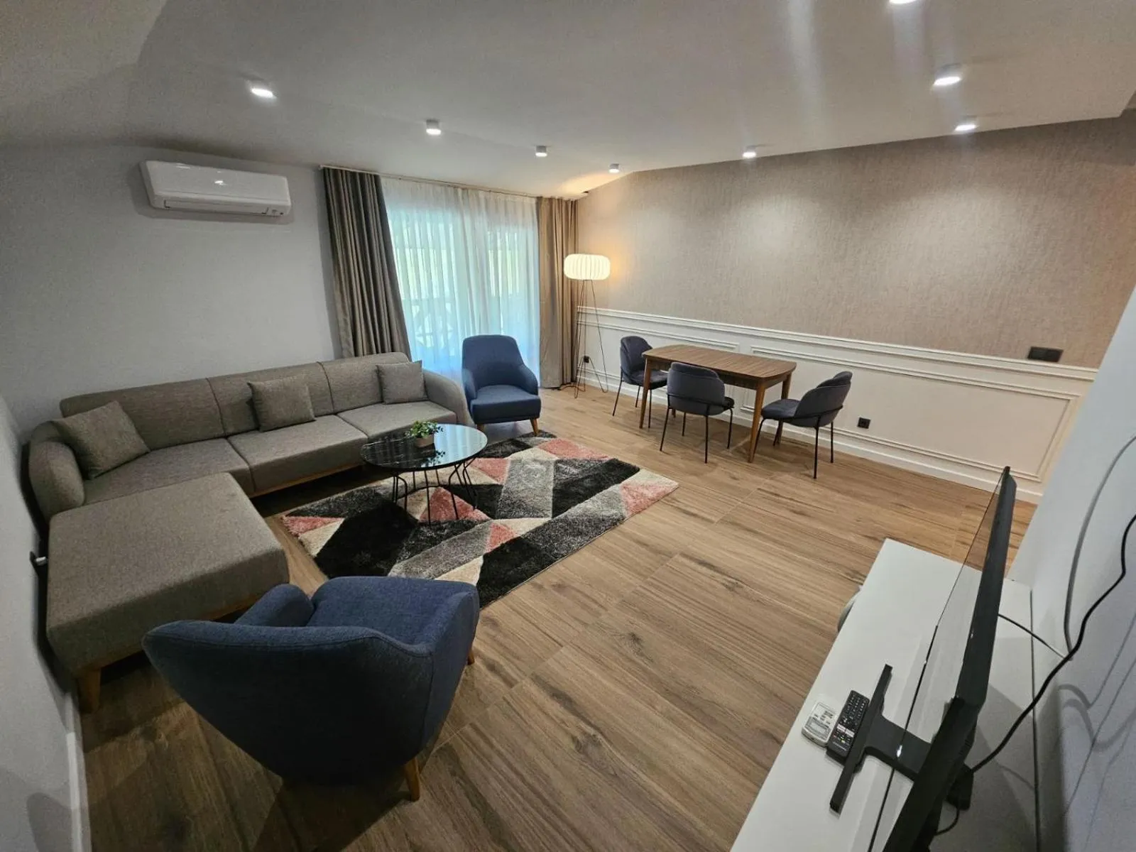 TV and multimedia in Family Hotel Delta