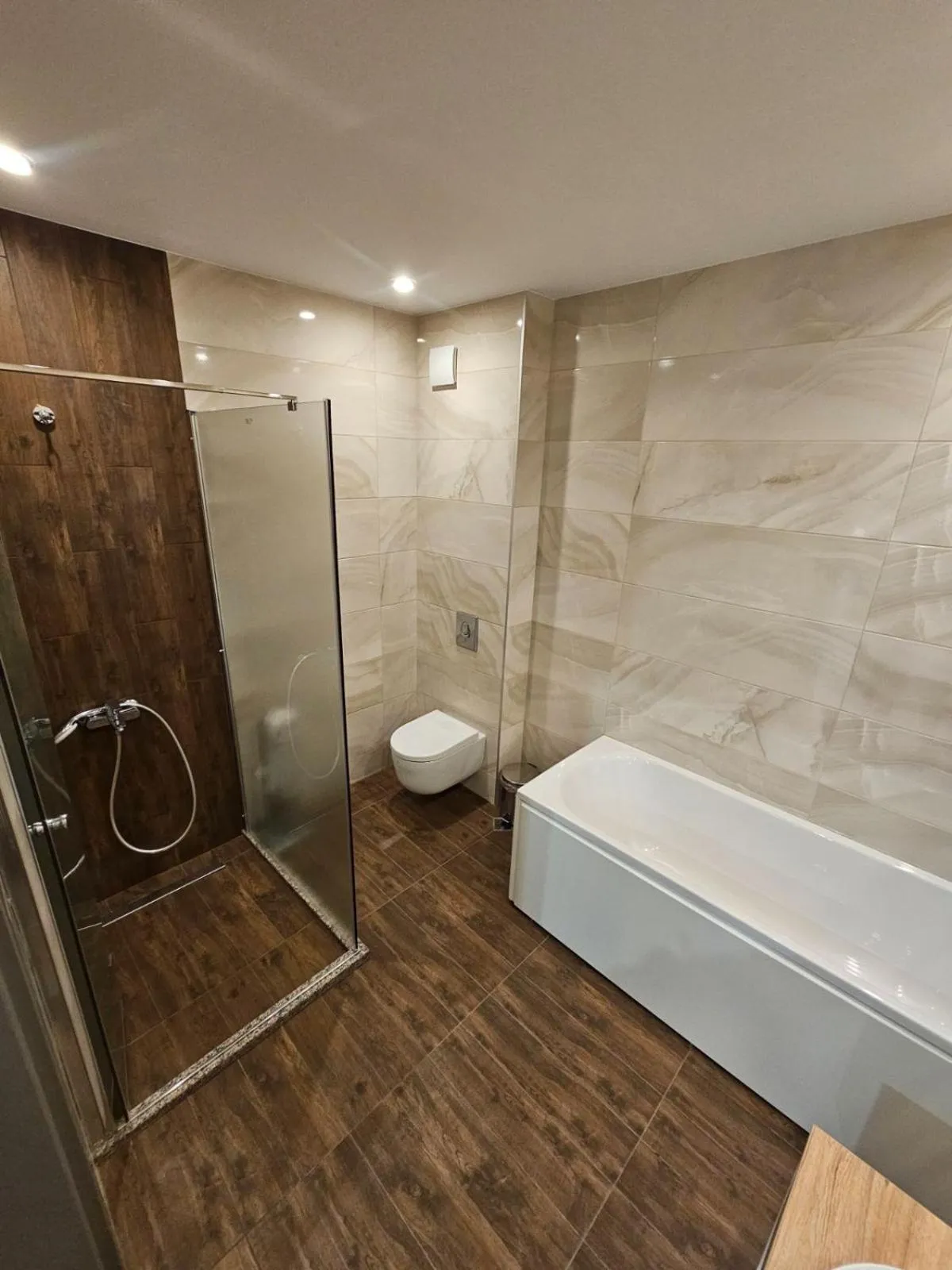 Shower in Family Hotel Delta