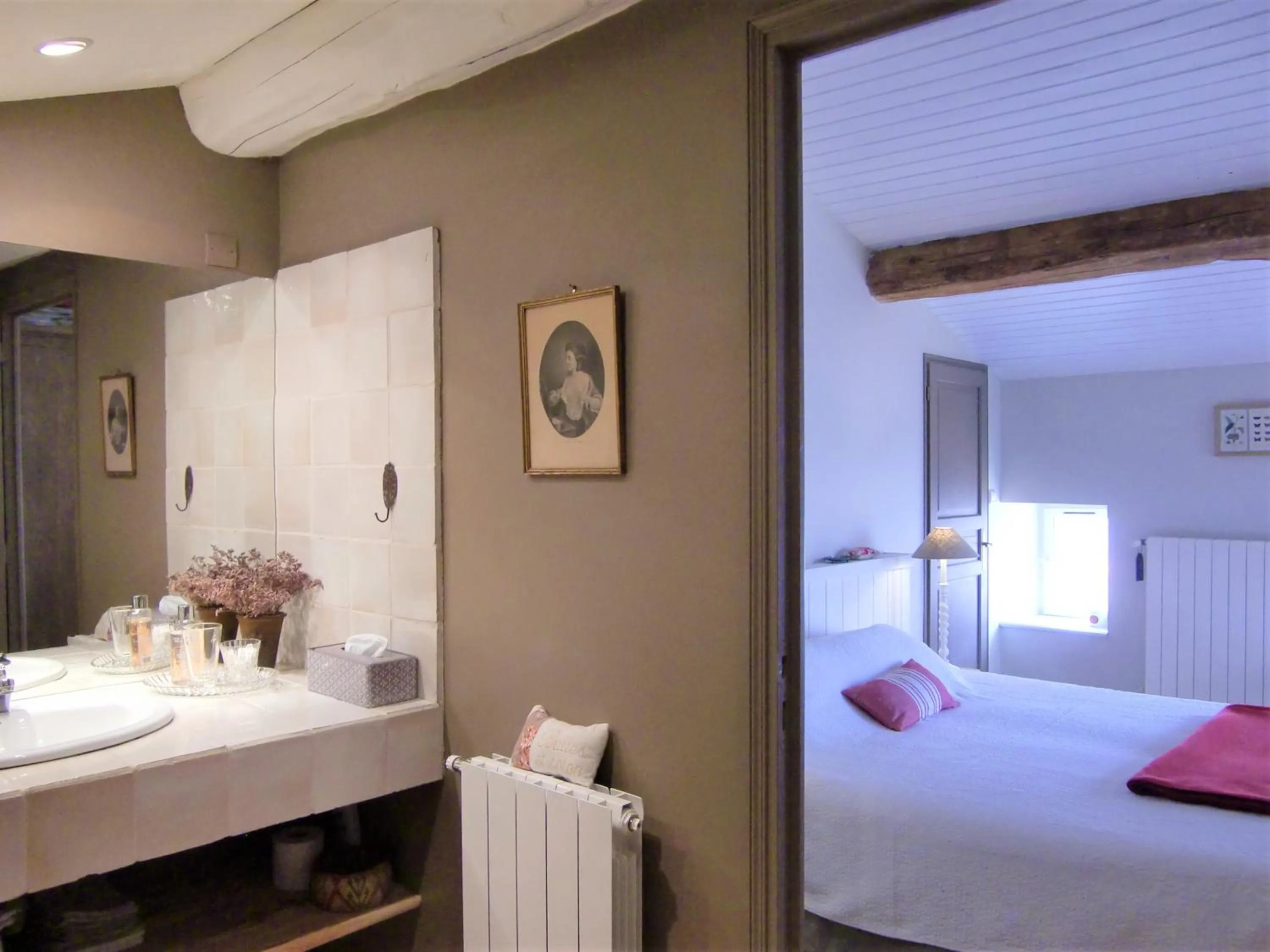 Shower in Du Côté de l'Ombrière