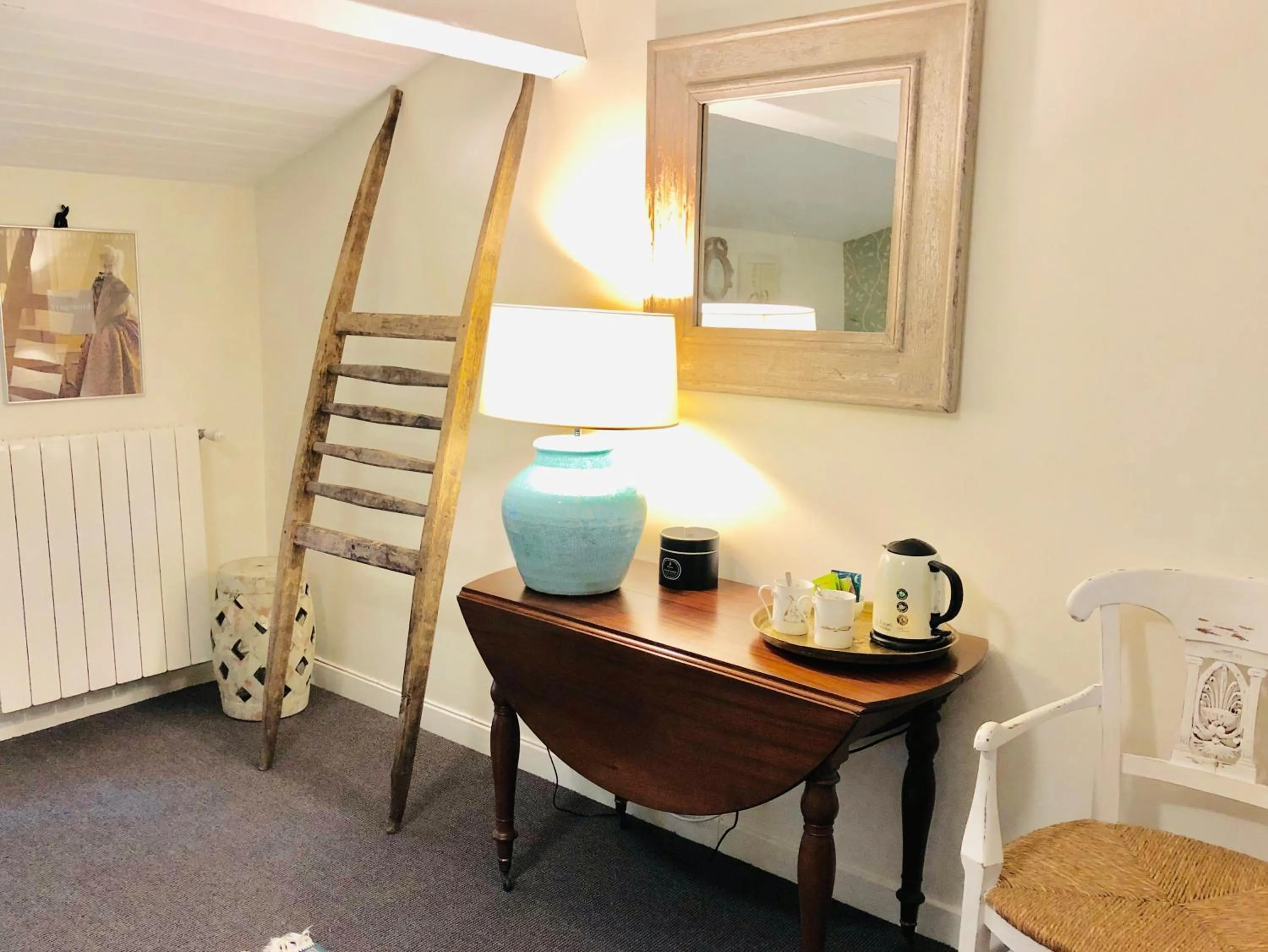 Photo of the whole room in Du Côté de l'Ombrière