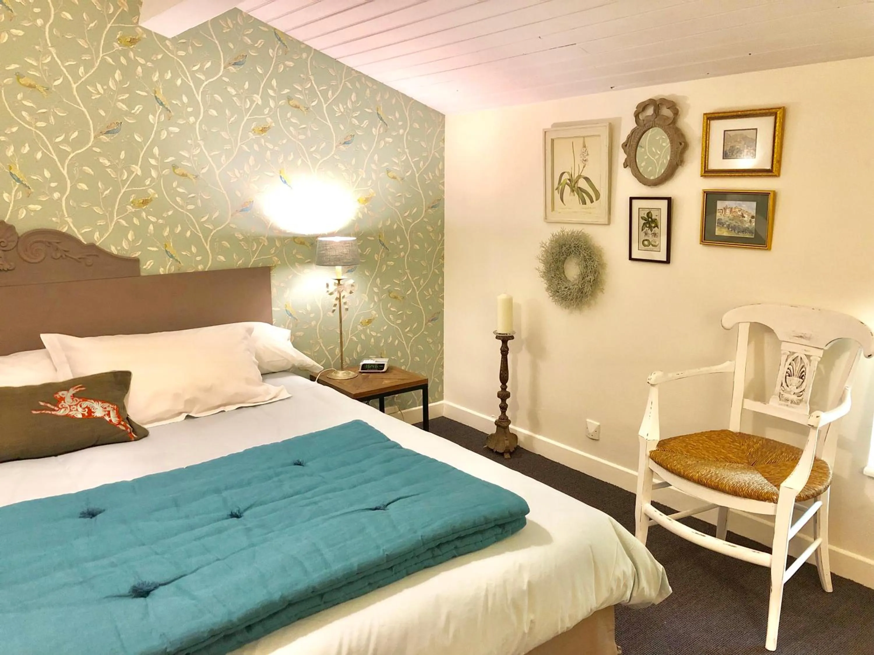 Photo of the whole room in Du Côté de l'Ombrière