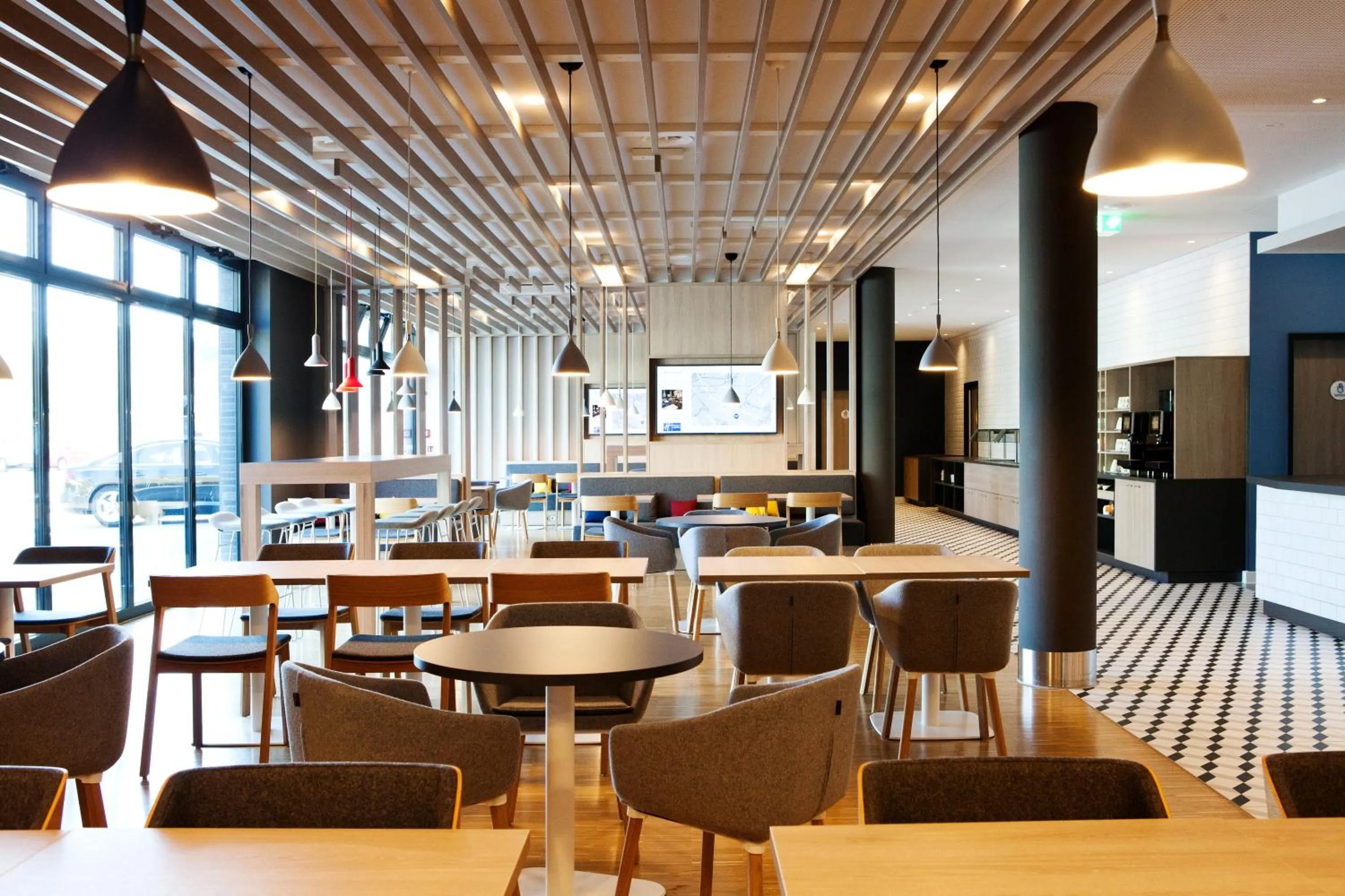 Restaurant/places to eat in Holiday Inn Express Frankfurt Airport - Raunheim by IHG