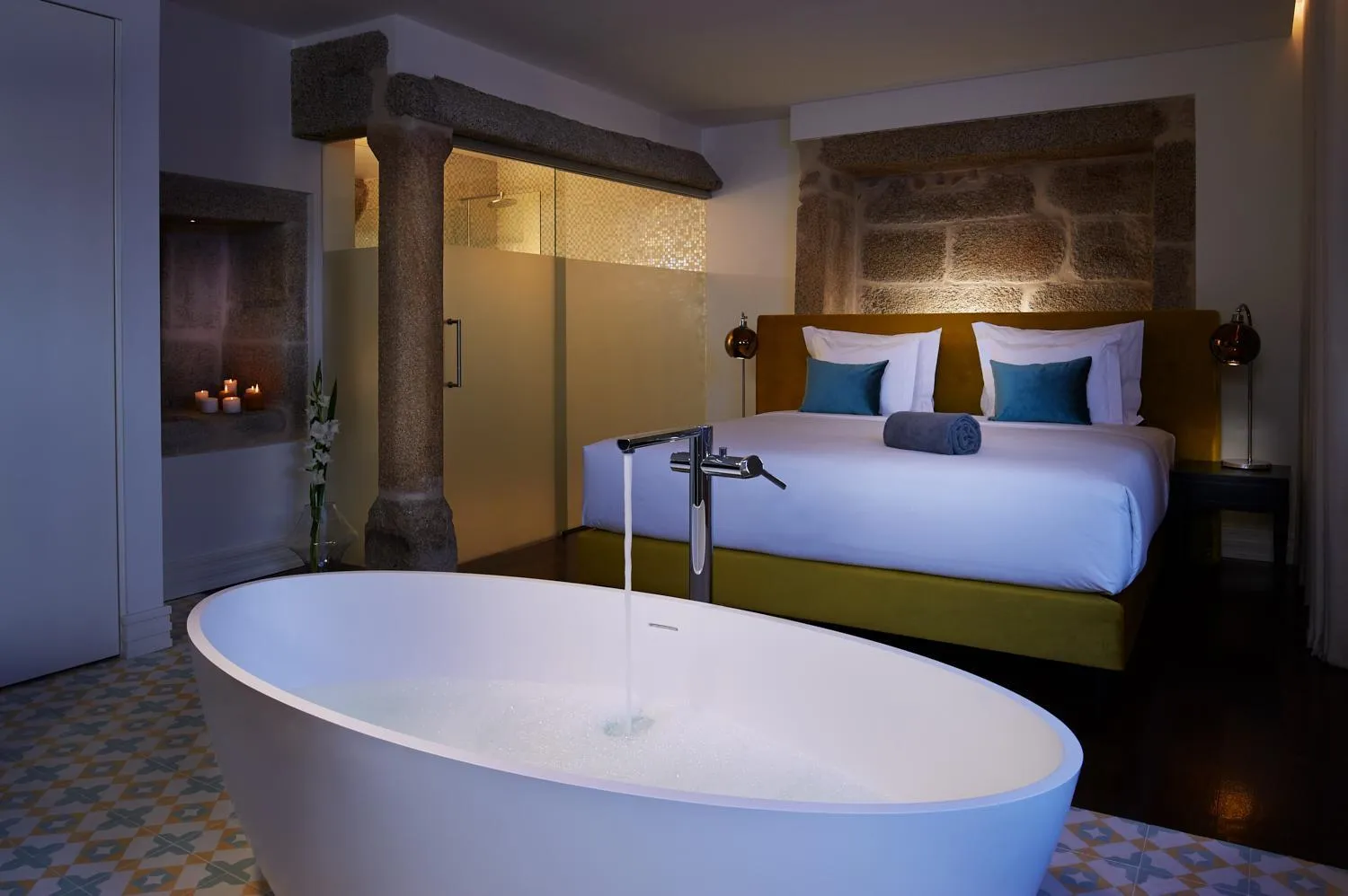 Shower, Bed in Convento do Seixo Boutique Hotel & Spa