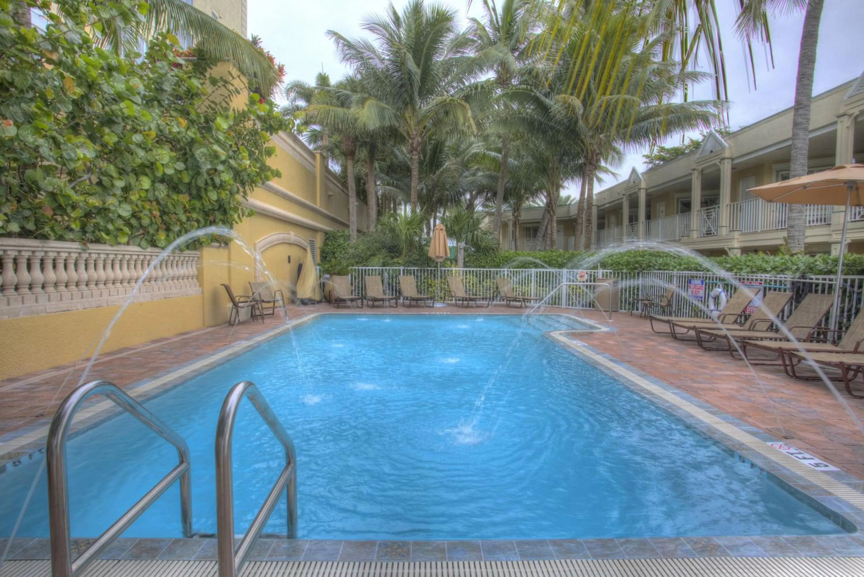Swimming pool in Vanderbilt Beach Resort