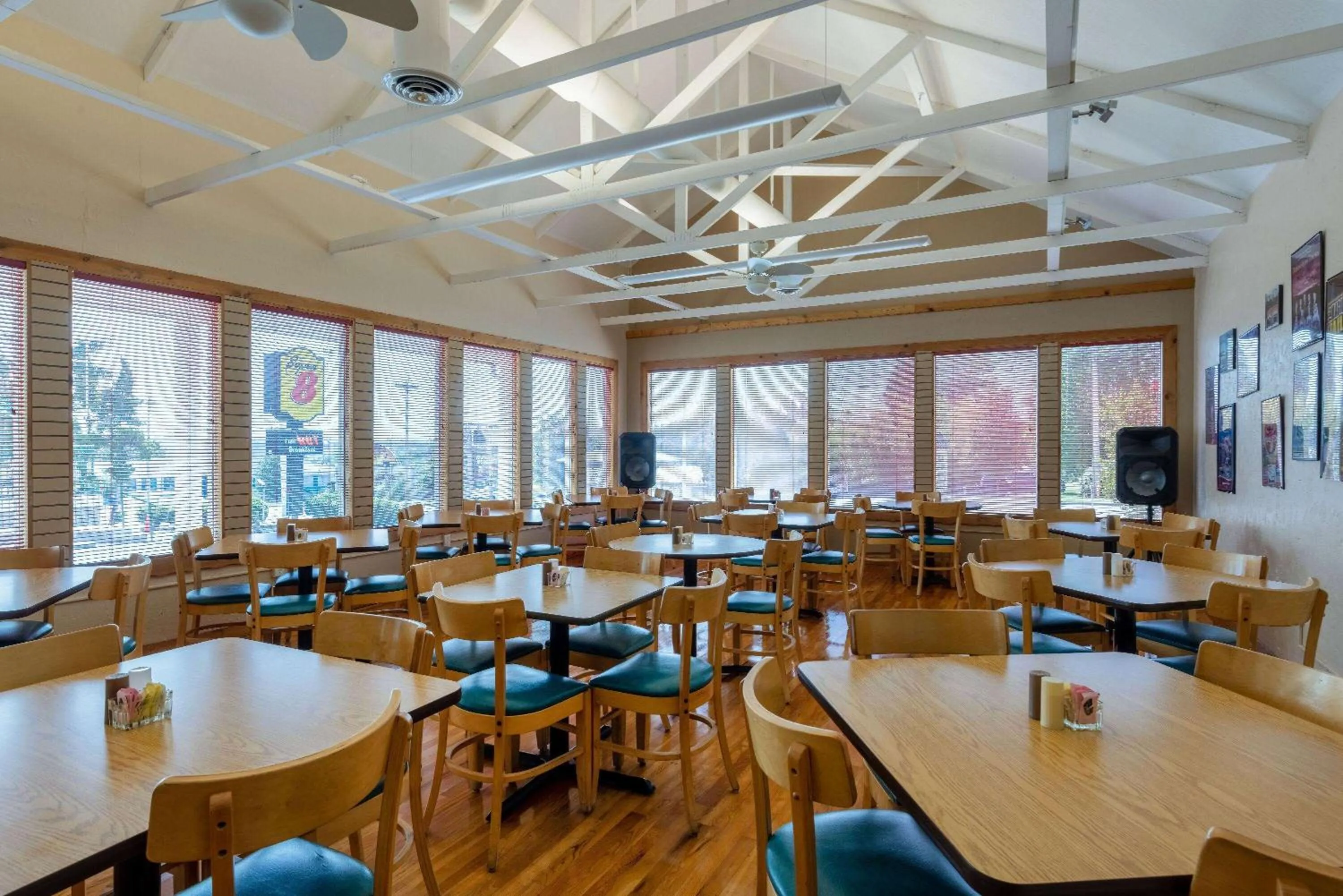 Breakfast in Super 8 by Wyndham Branson - Shepherd of the Hills Exwy