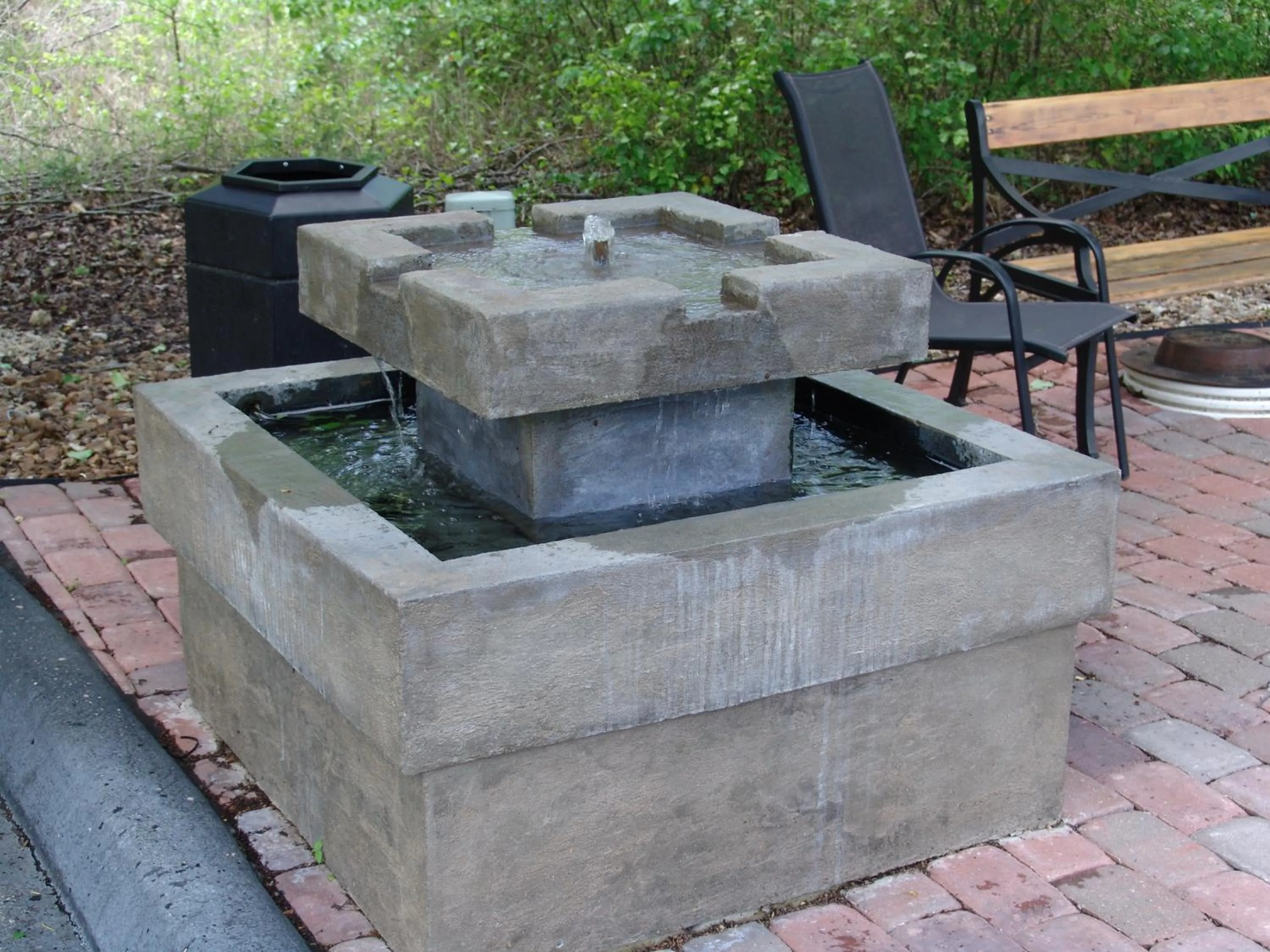 Garden in Super 8 by Wyndham Branson - Shepherd of the Hills Exwy