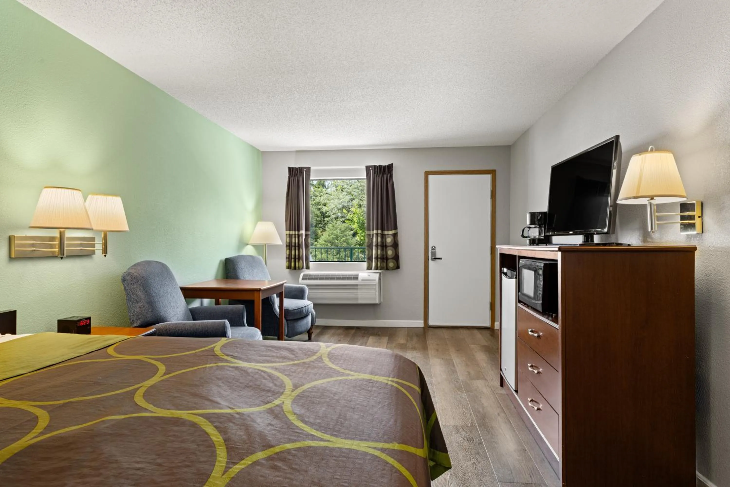 Bed in Super 8 by Wyndham Branson - Shepherd of the Hills Exwy