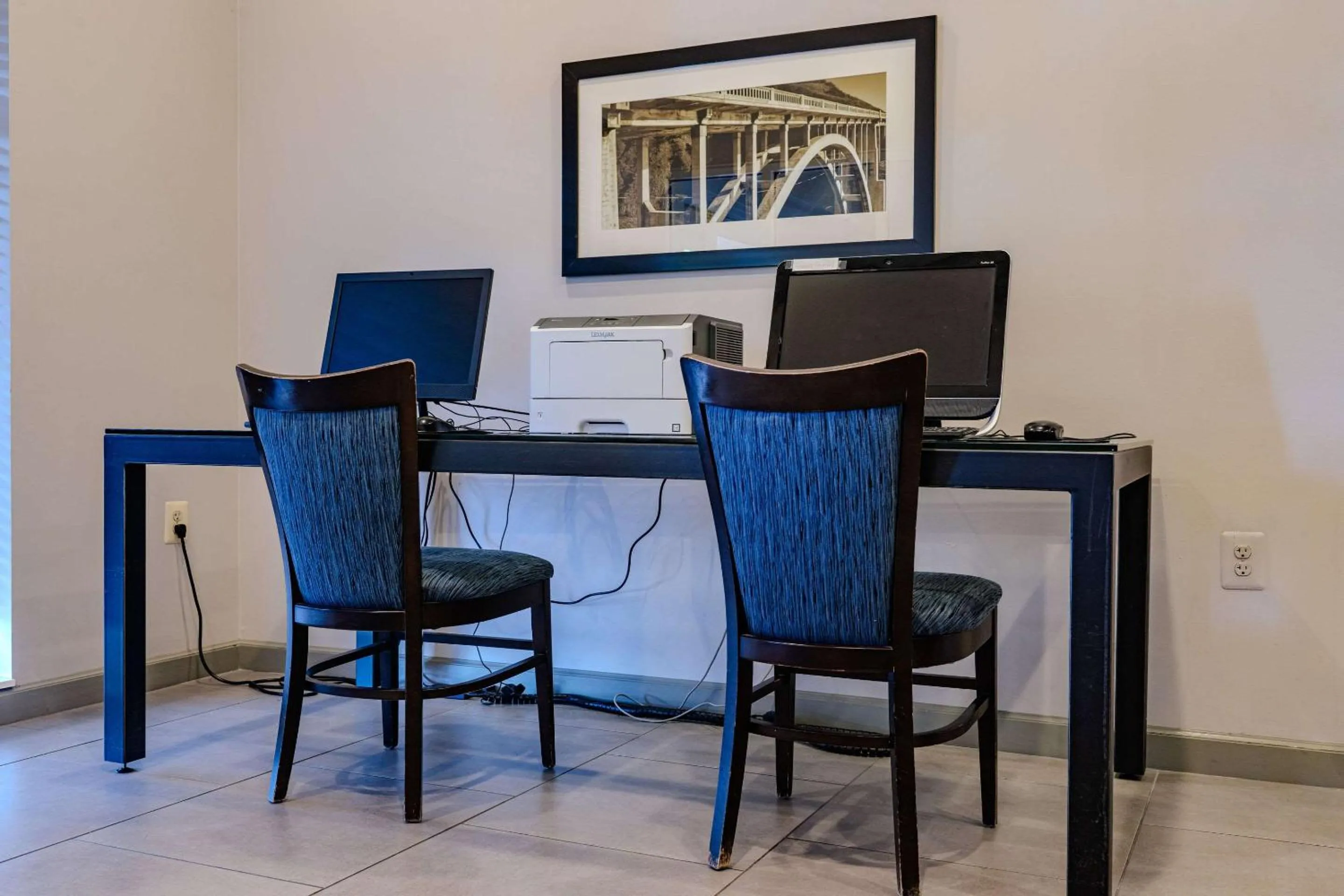 Business facilities in Country Inn & Suites by Radisson, BWI Airport Baltimore , MD