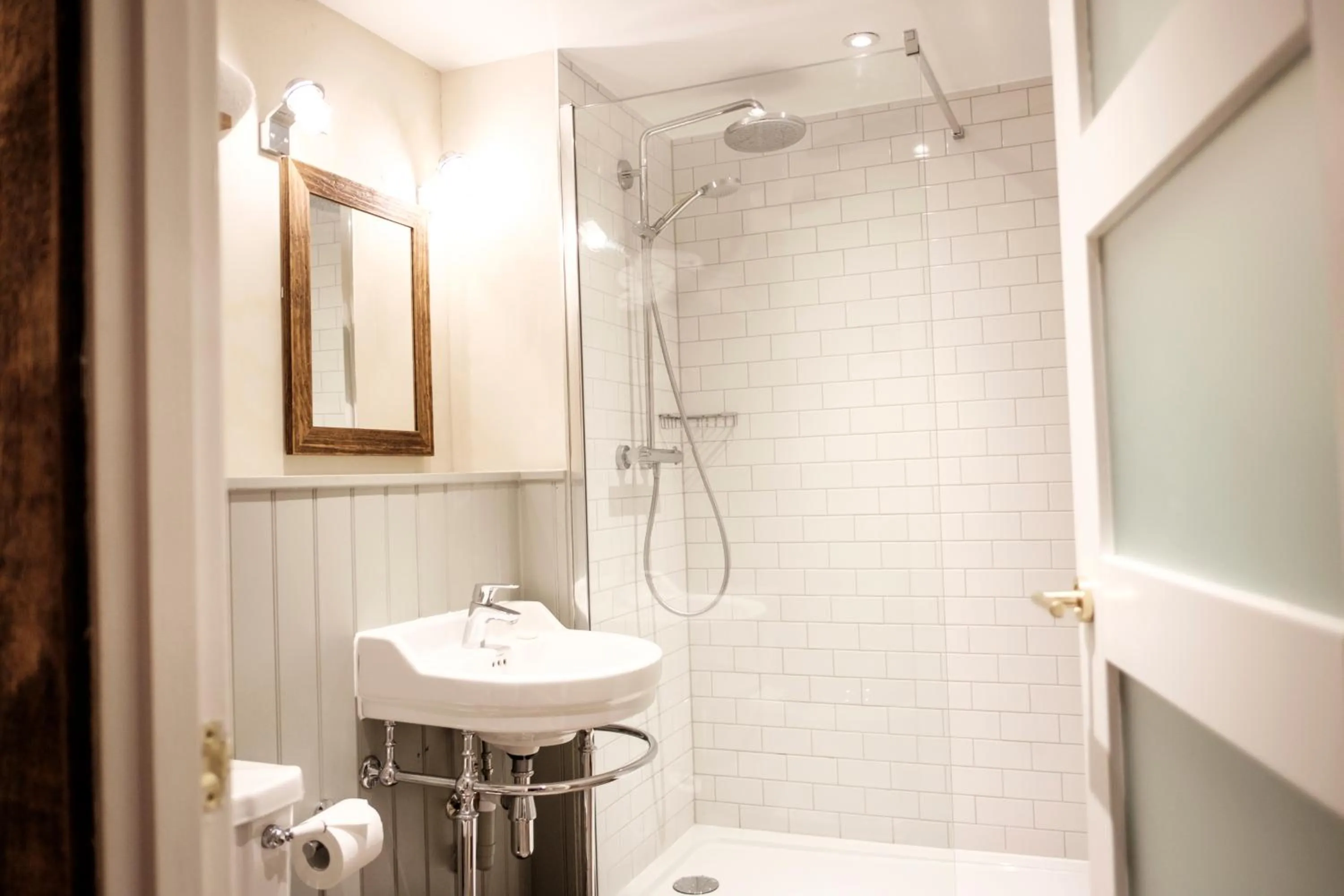 Bathroom in The White Hart