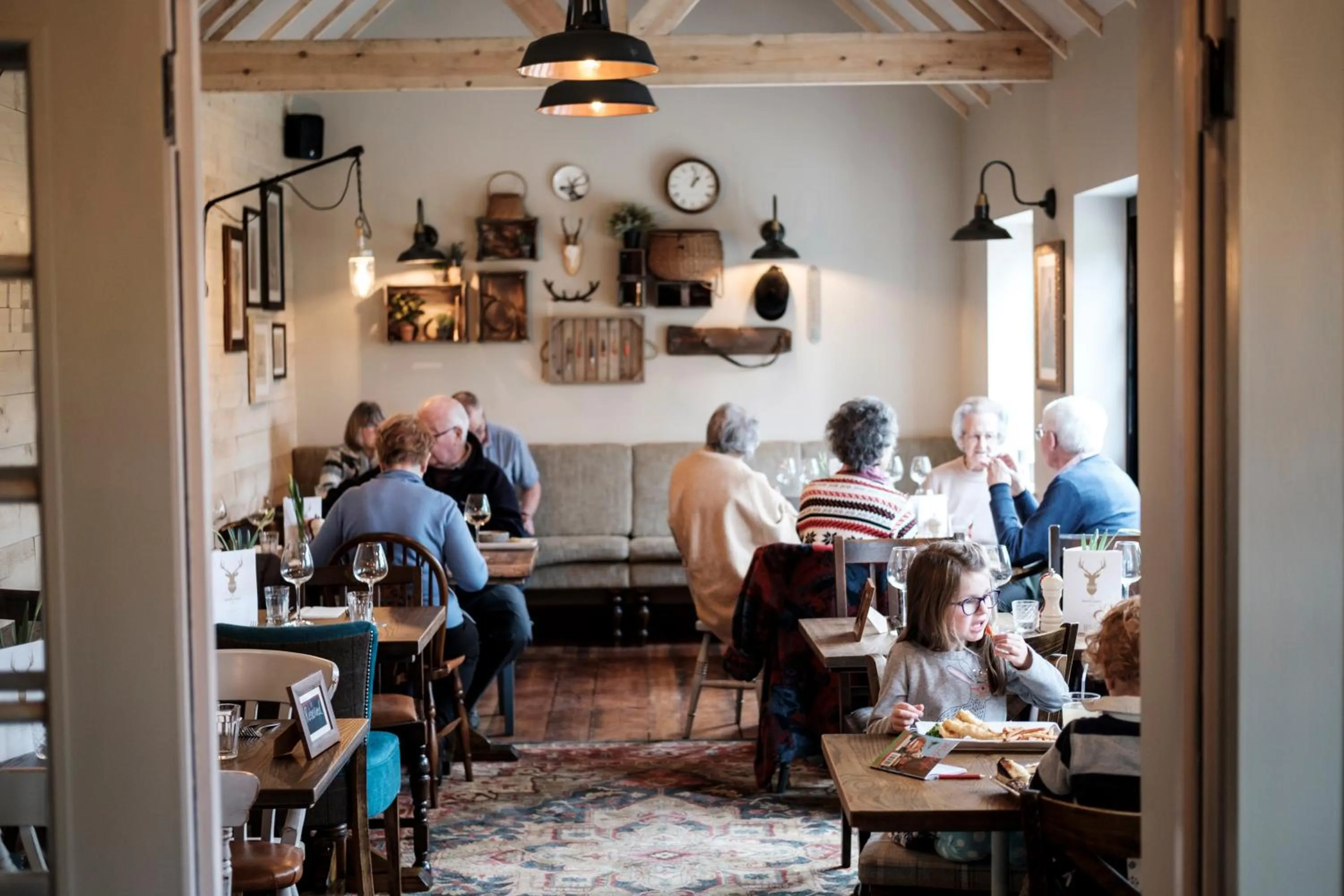 Restaurant/places to eat in The White Hart