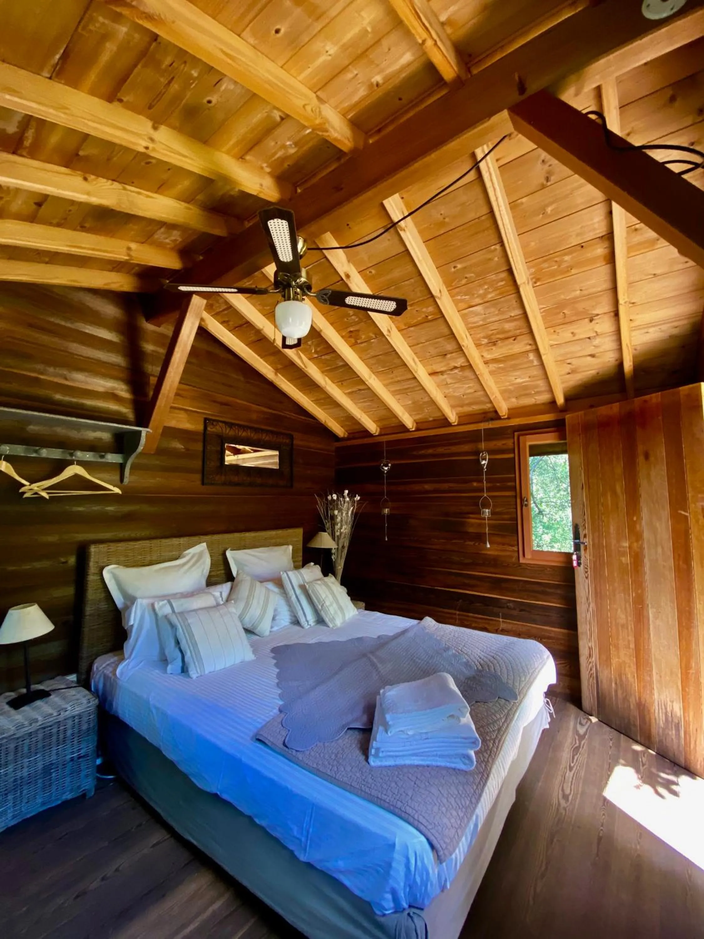 Photo of the whole room in La Bastide Du Bois Breant