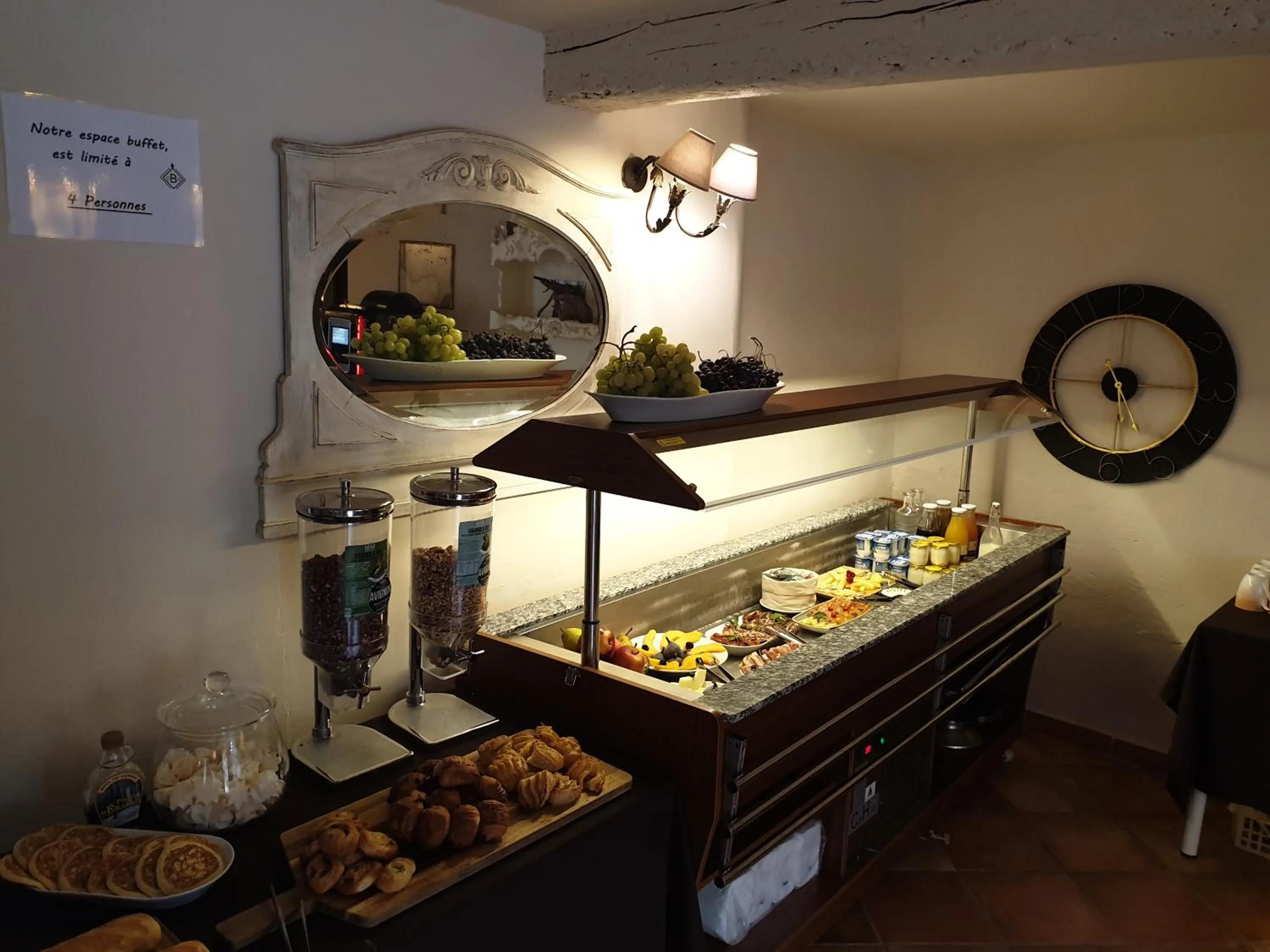 Breakfast in La Bastide Du Bois Breant