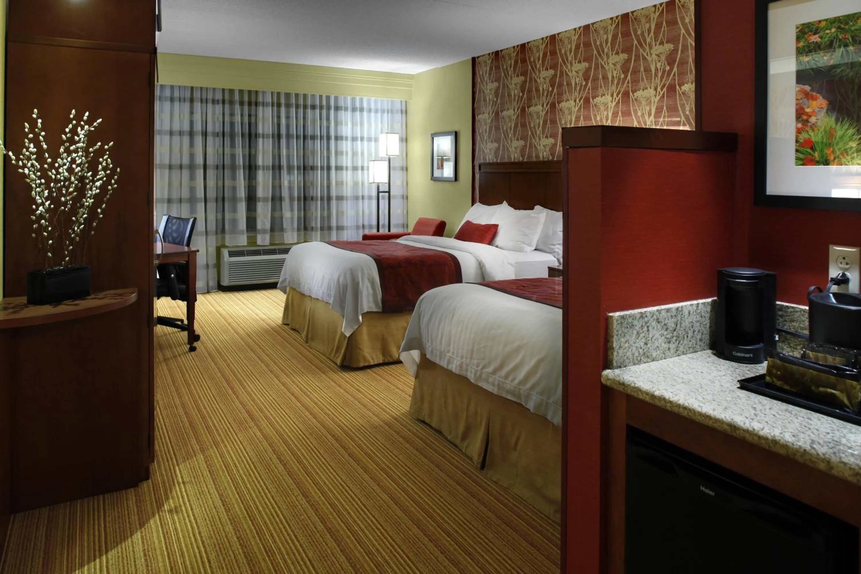 Photo of the whole room, Bed in Courtyard by Marriott Boone