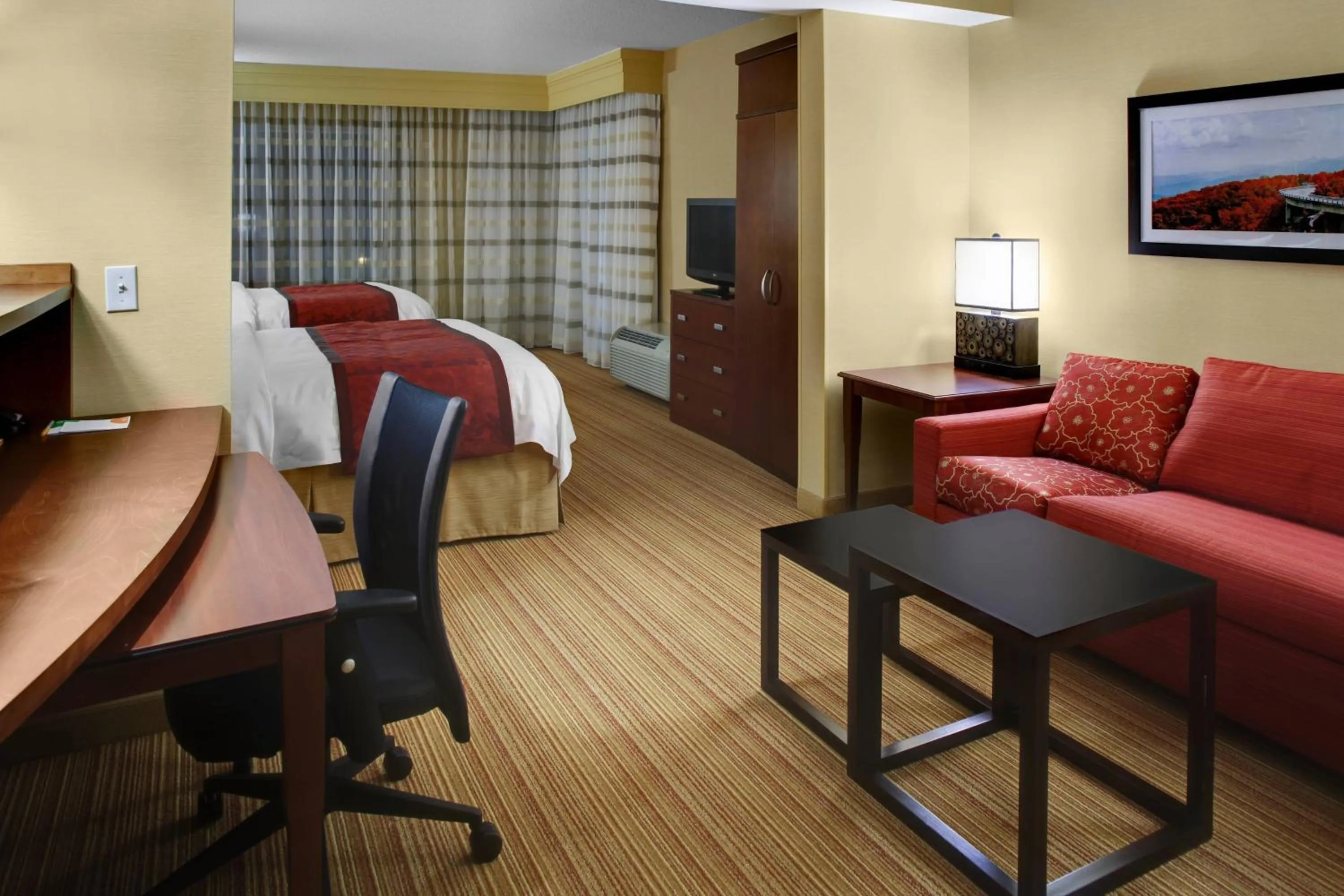 Photo of the whole room, Bed in Courtyard by Marriott Boone