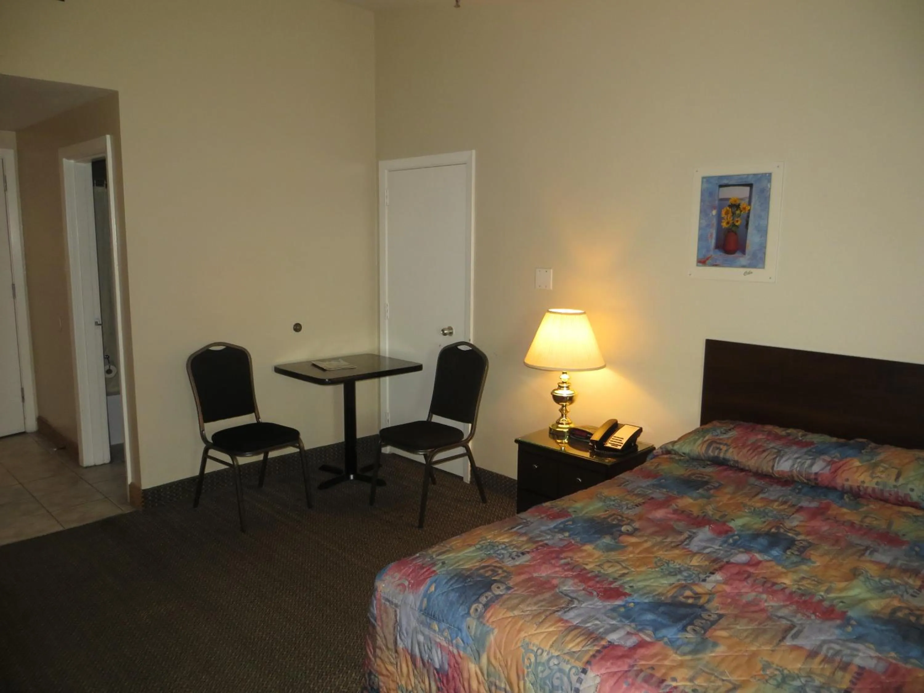 Bed in Airport Motor Inn