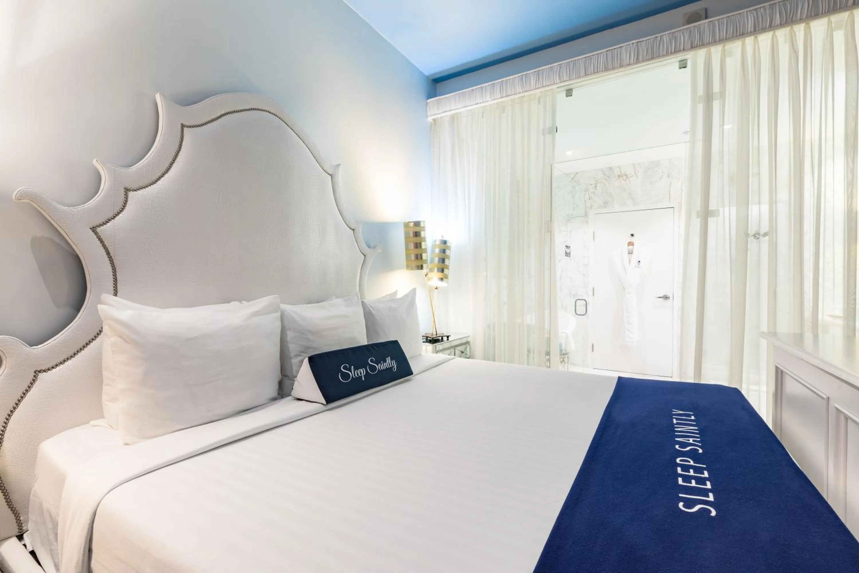 Bedroom, Bed in The Saint Hotel, New Orleans, French Quarter, Autograph Collection