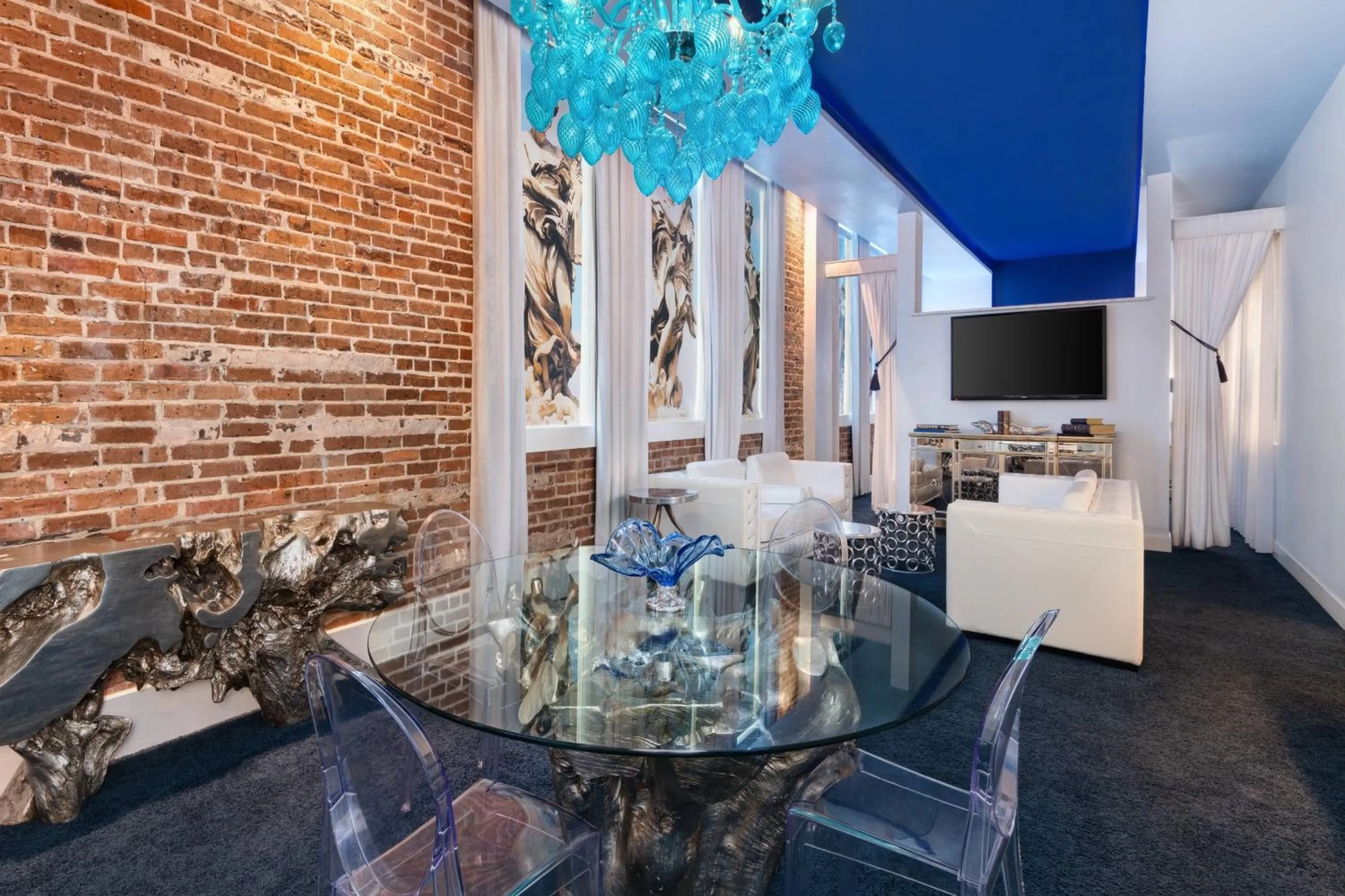 Photo of the whole room in The Saint Hotel, New Orleans, French Quarter, Autograph Collection