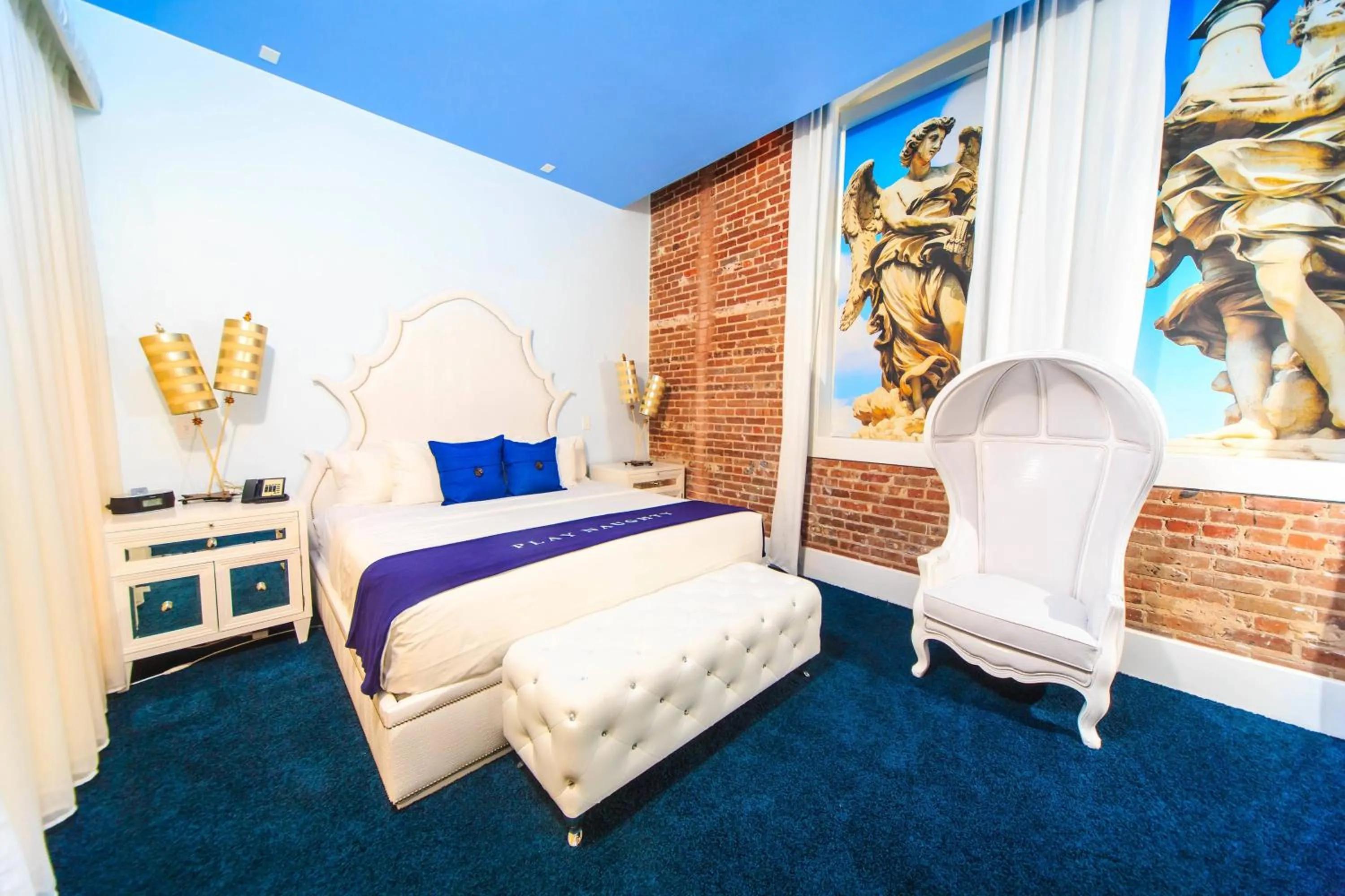 Bedroom, Bed in The Saint Hotel, New Orleans, French Quarter, Autograph Collection