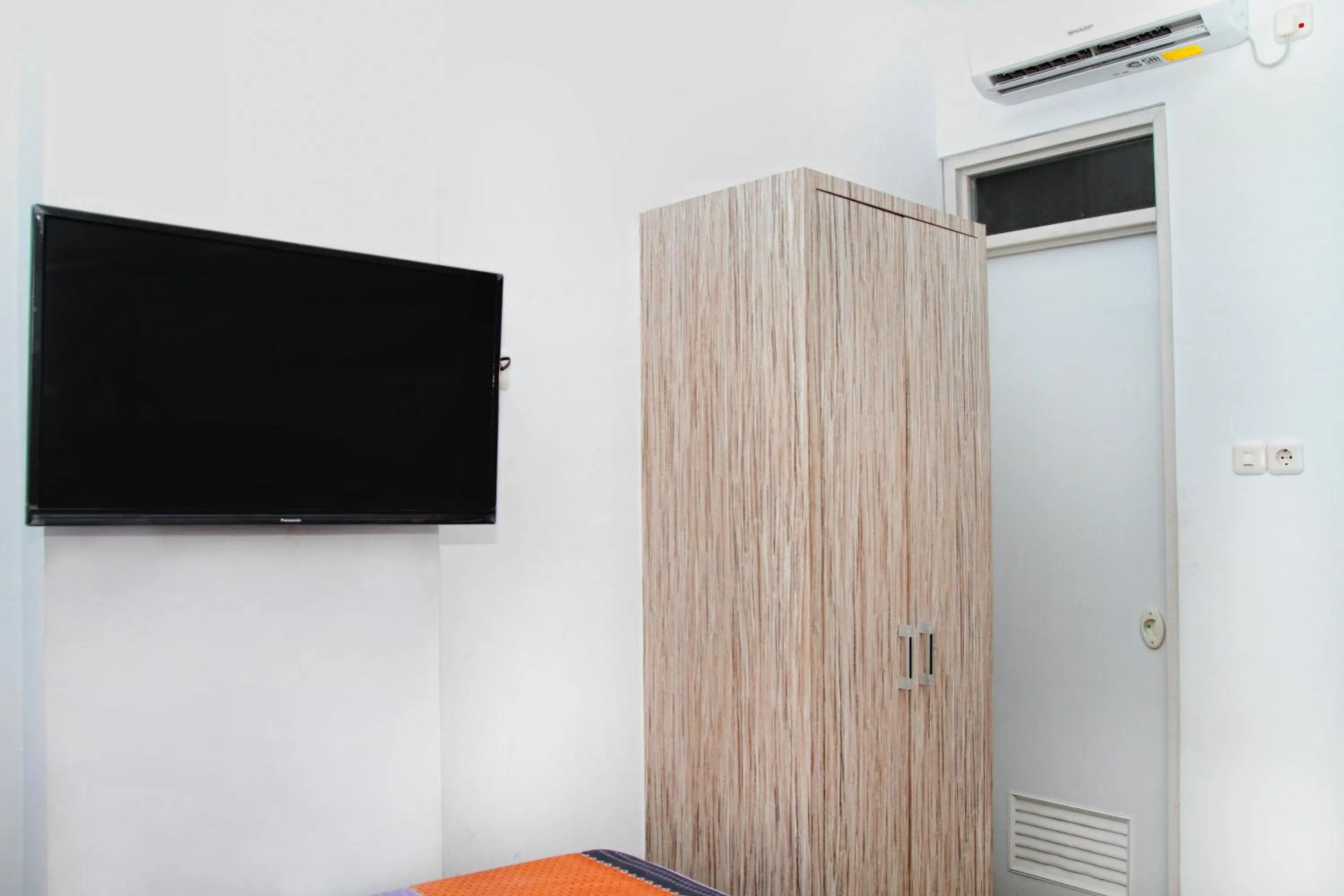 TV and multimedia in Syariah Mama Cengkareng @ Mutiara Palem