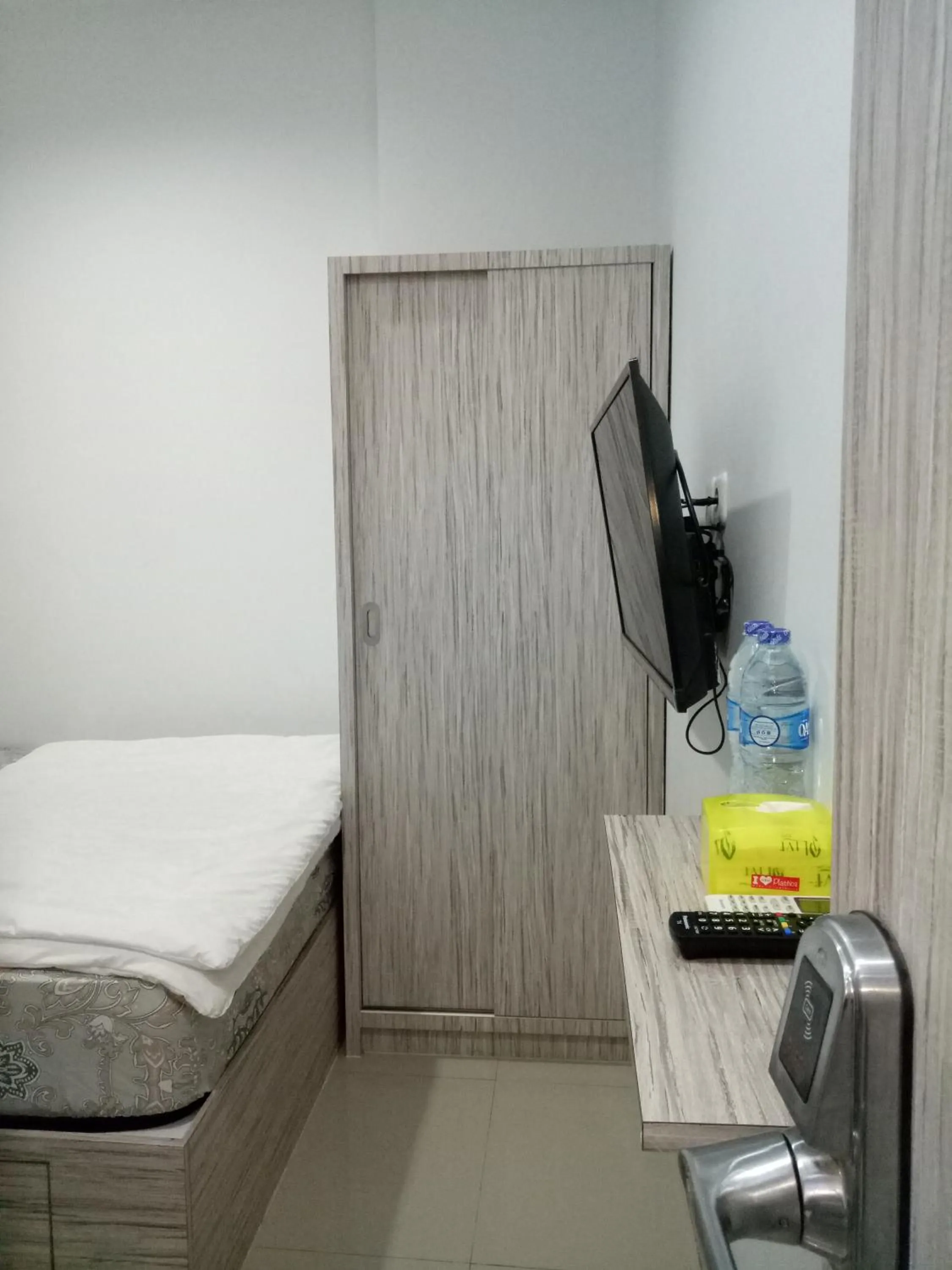 Bedroom, Bed in Syariah Mama Cengkareng @ Mutiara Palem