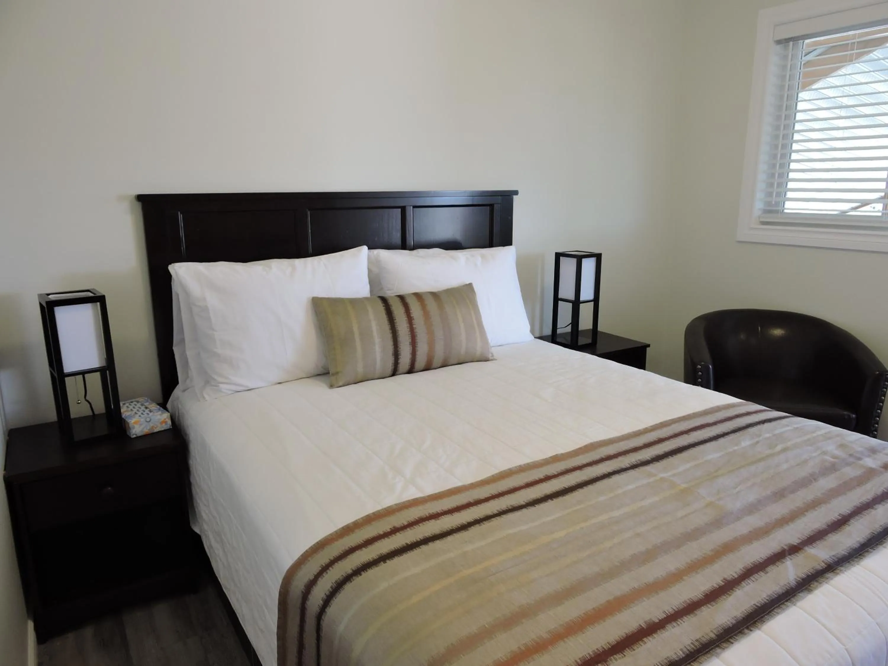 Bed in Almo Court Motel