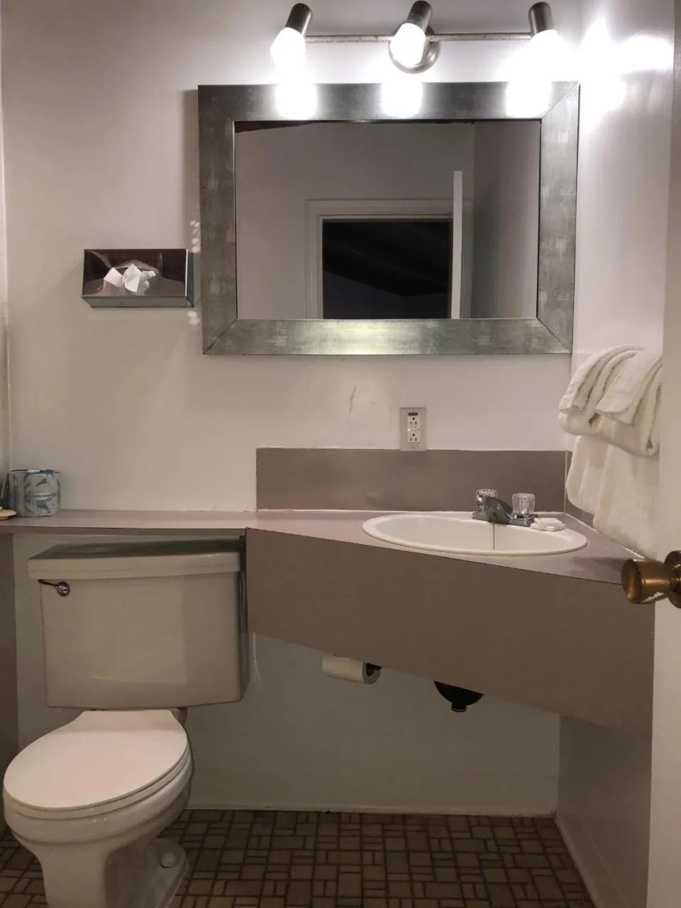 Bathroom in Kootenay Country Inn