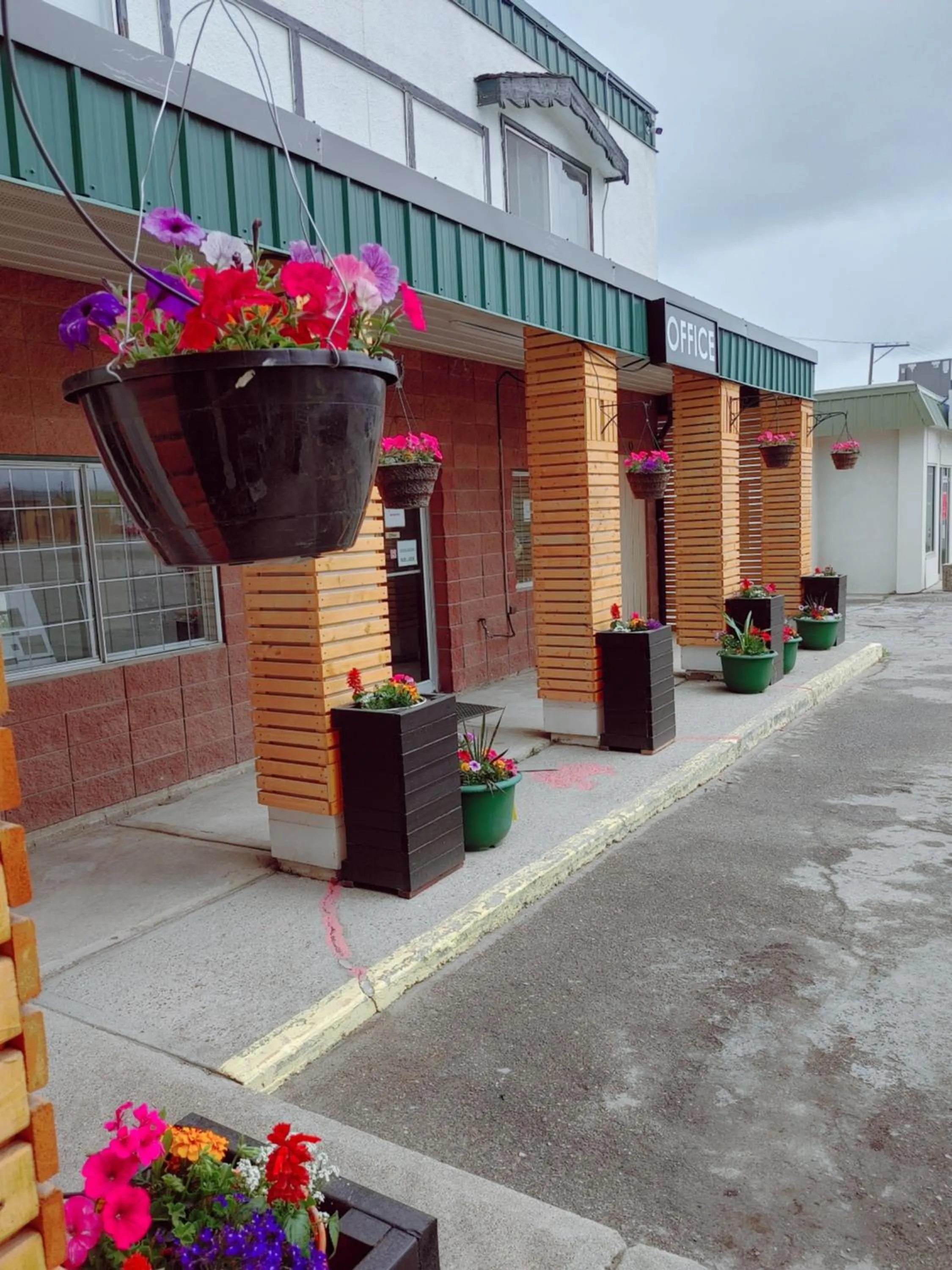 Property building in Kootenay Country Inn