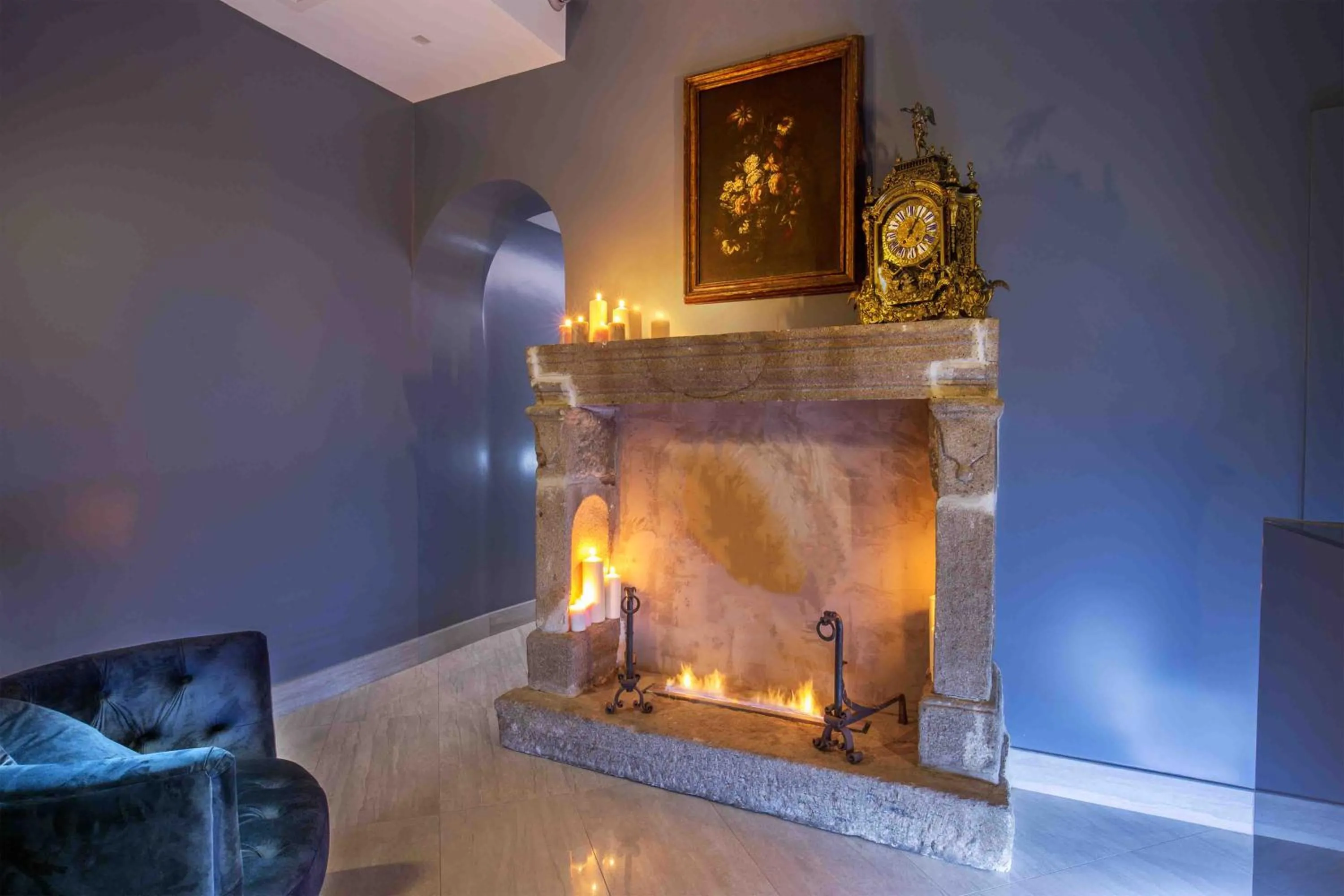 flat iron in GCF Luxury Suites, Guest house