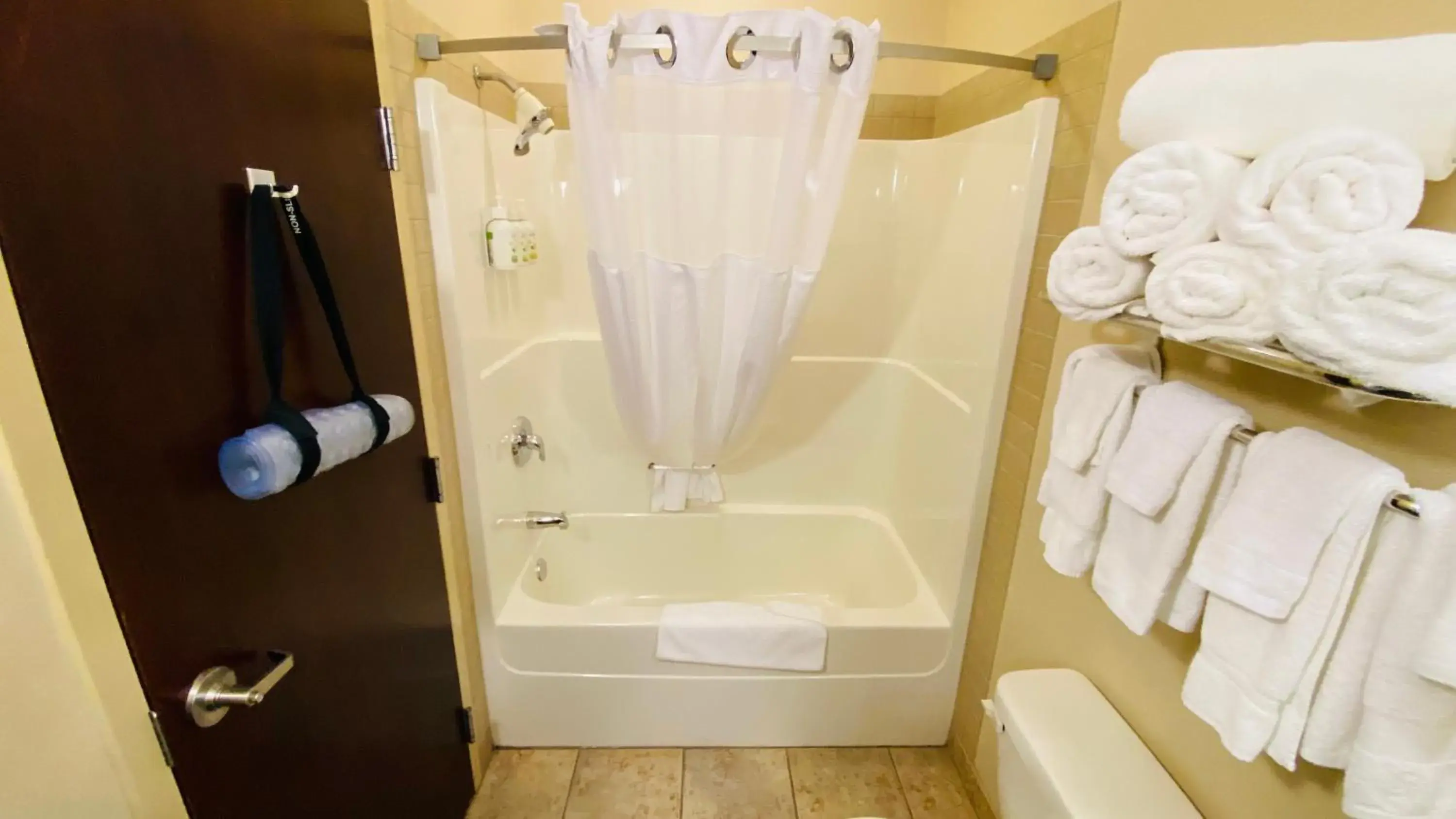 2 Queen Beds Suite - Non-Smoking in Ramada by Wyndham Westlock 2 Queen Beds Suite - Non-Smoking in Ramada by Wyndham Westlock