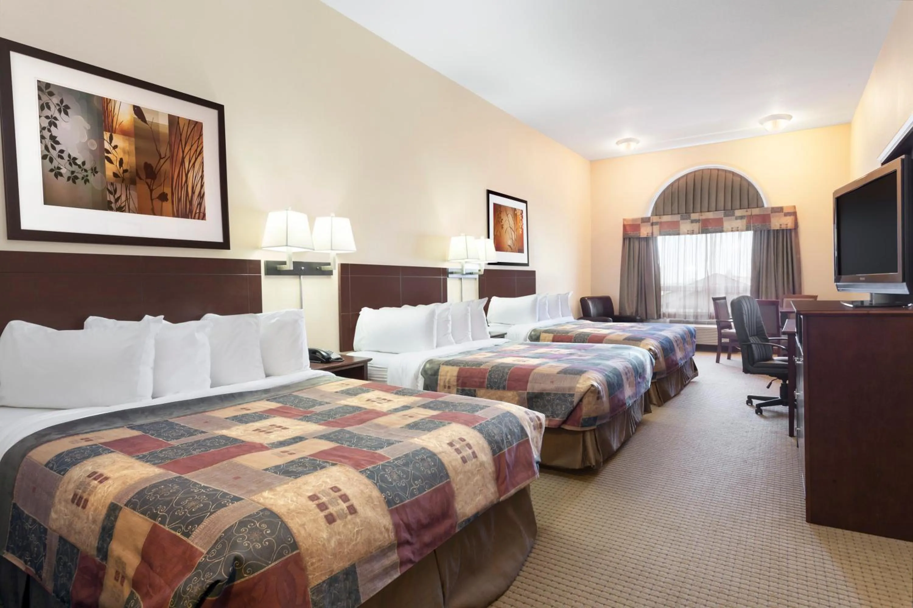 Photo of the whole room, Bed in Ramada by Wyndham Westlock