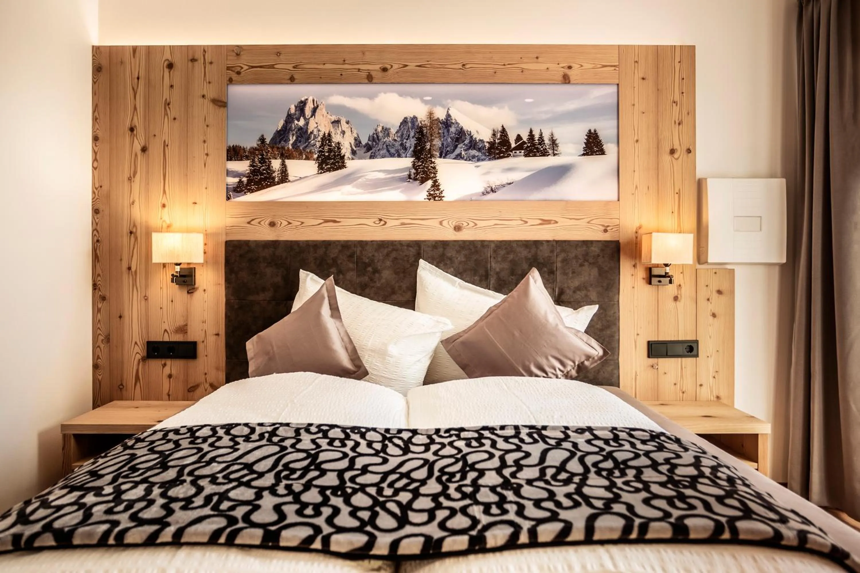 Bed in Luxury Chalet Plazola