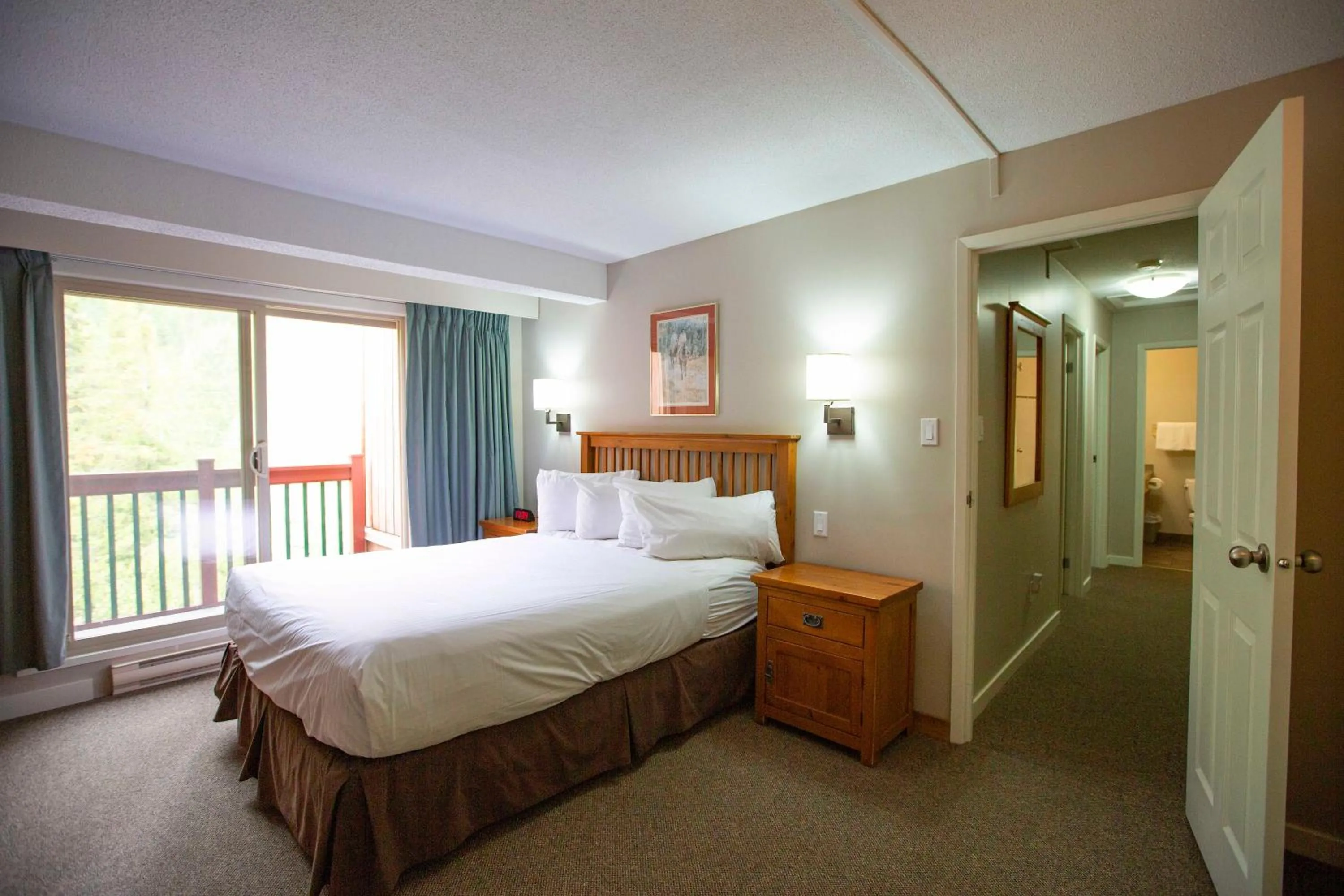 Bed in Panorama Vacation Retreat at Horsethief Lodge