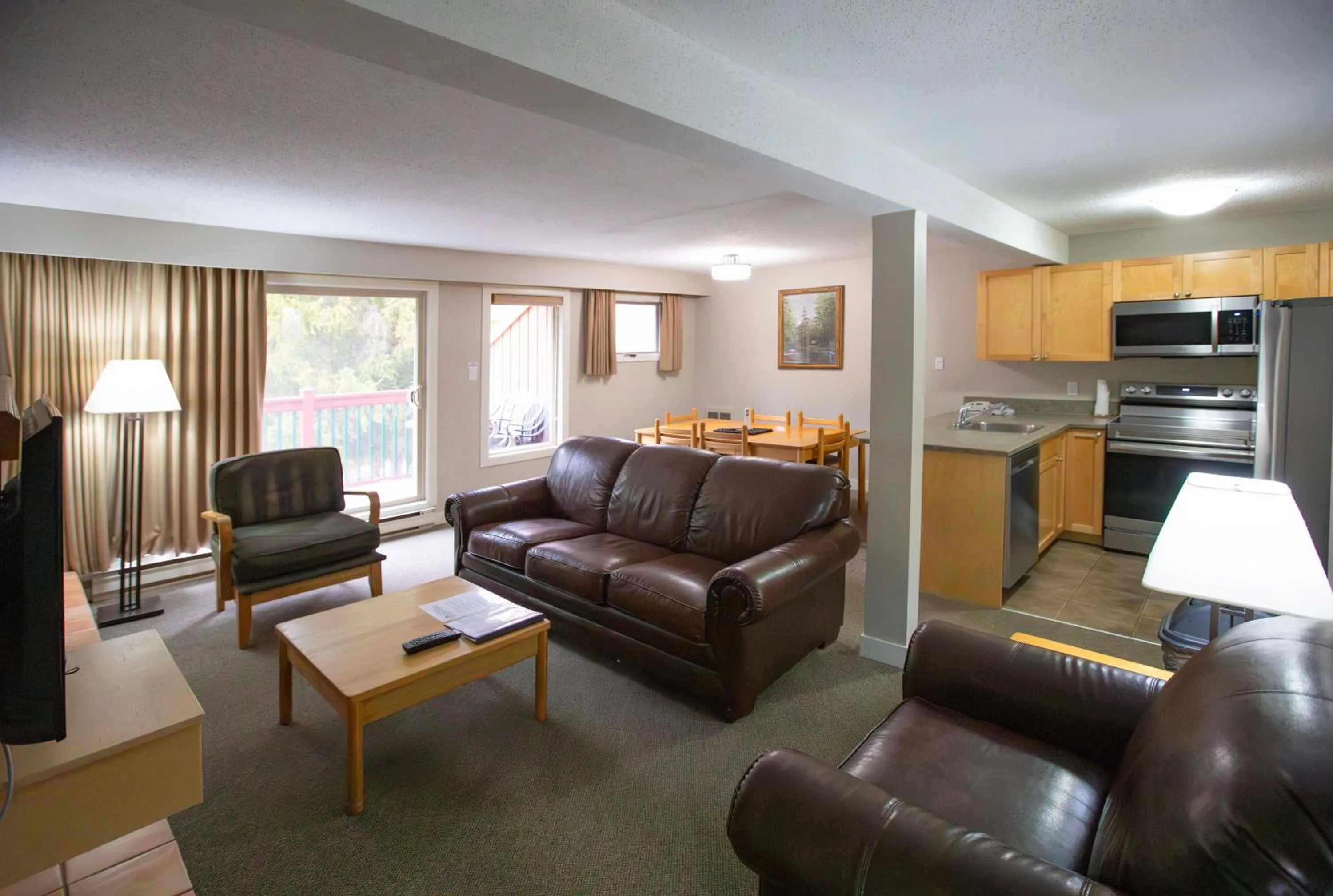 Living room in Panorama Vacation Retreat at Horsethief Lodge