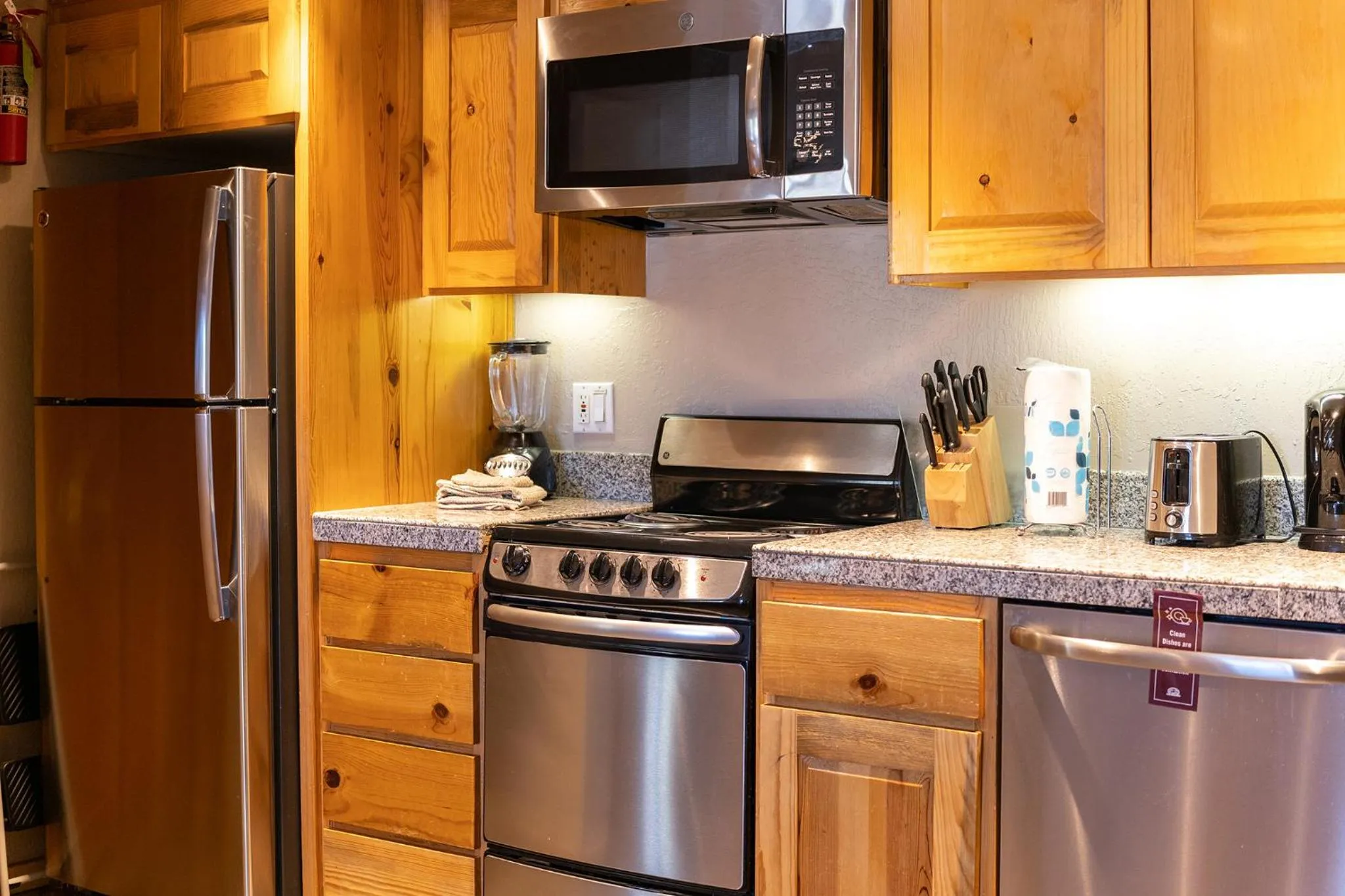Kitchen or kitchenette in Red Wolf Lodge at Olympic Valley