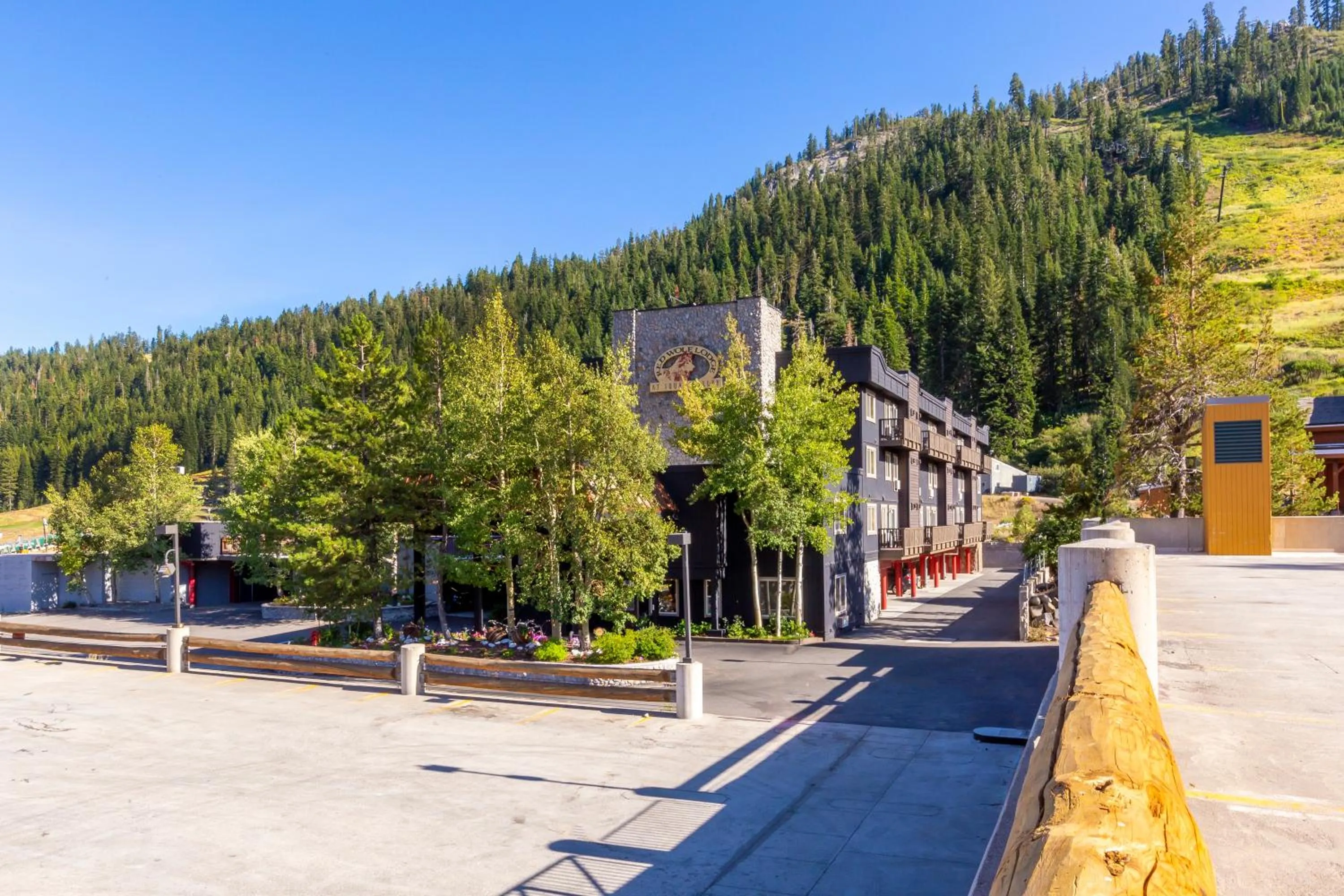 Natural landscape in Red Wolf Lodge at Olympic Valley