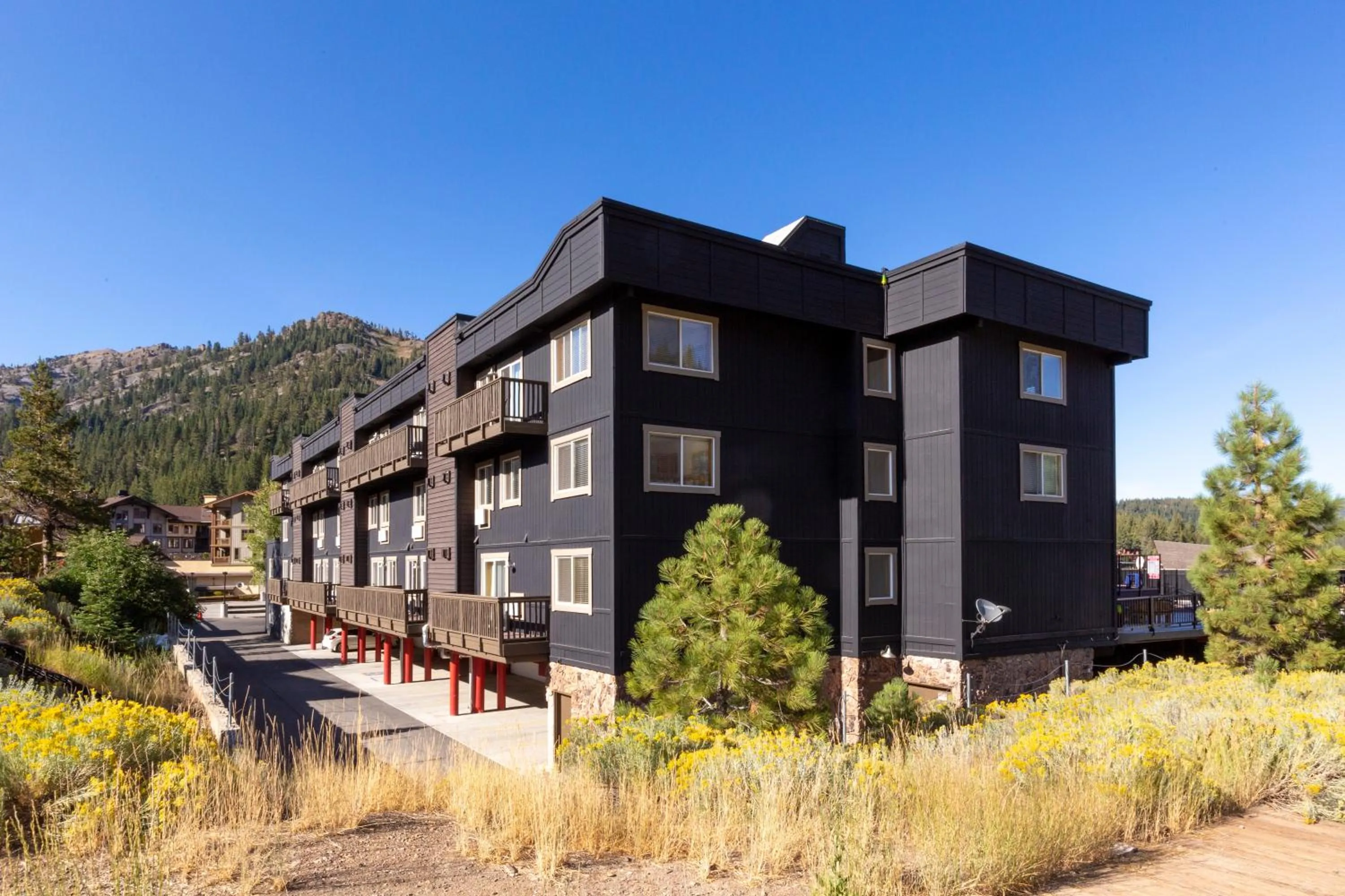 Property building in Red Wolf Lodge at Olympic Valley