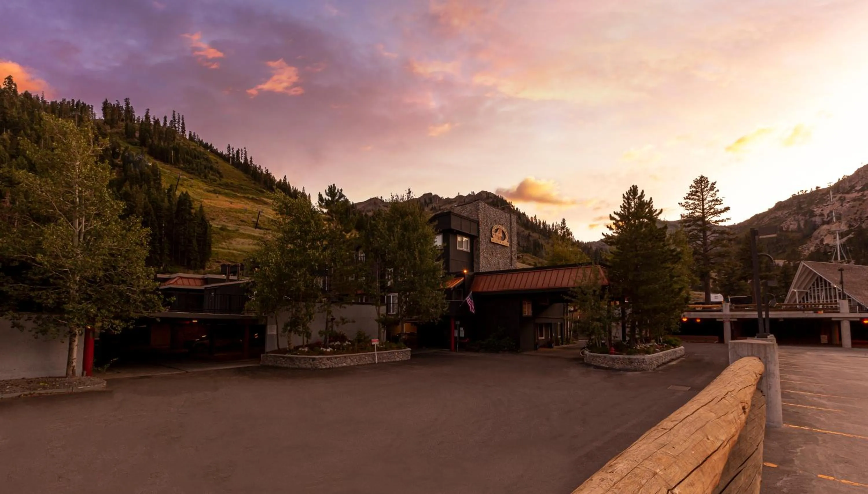 Property building in Red Wolf Lodge at Olympic Valley