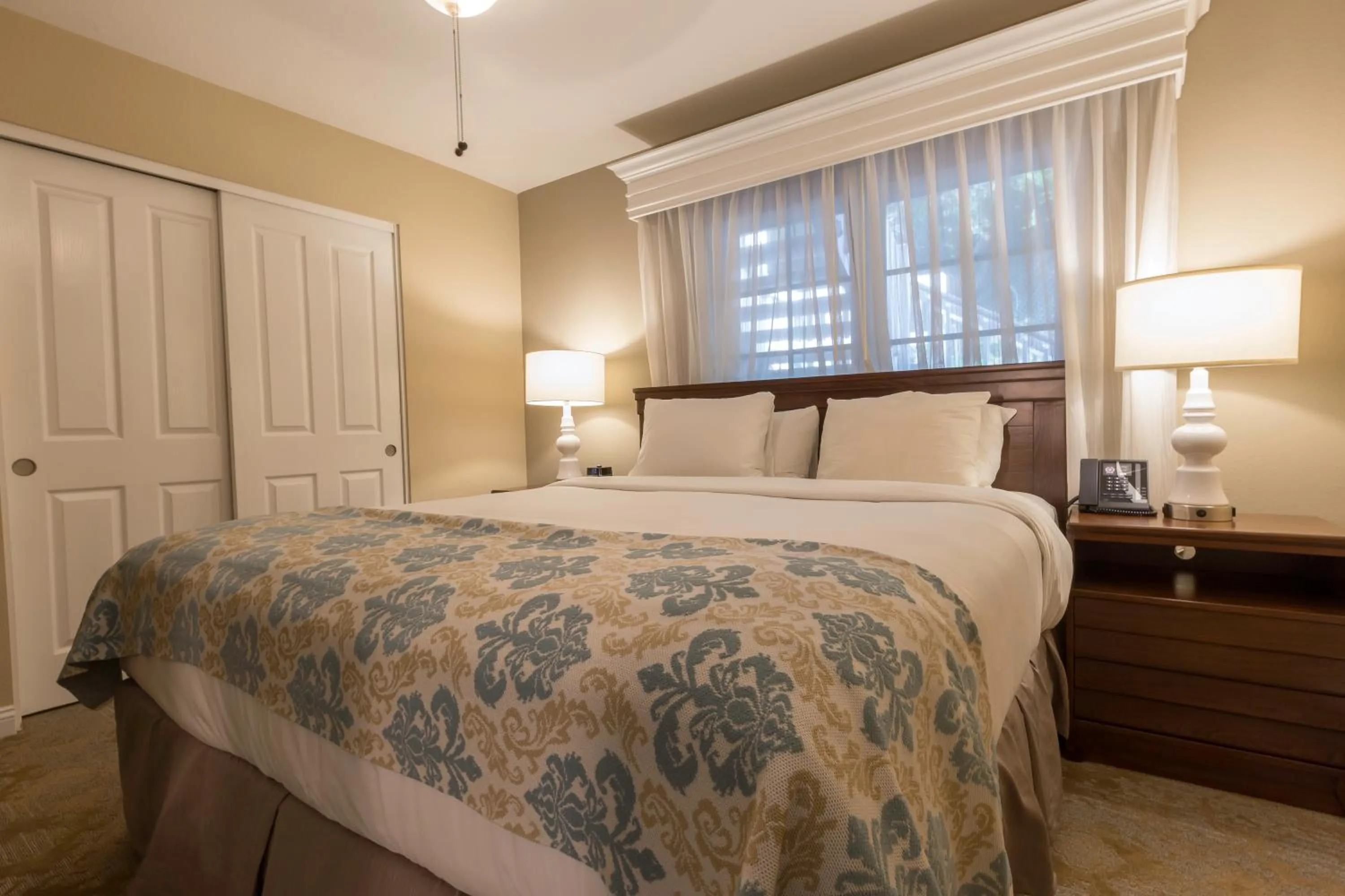 Bedroom, Bed in Villa L'Auberge