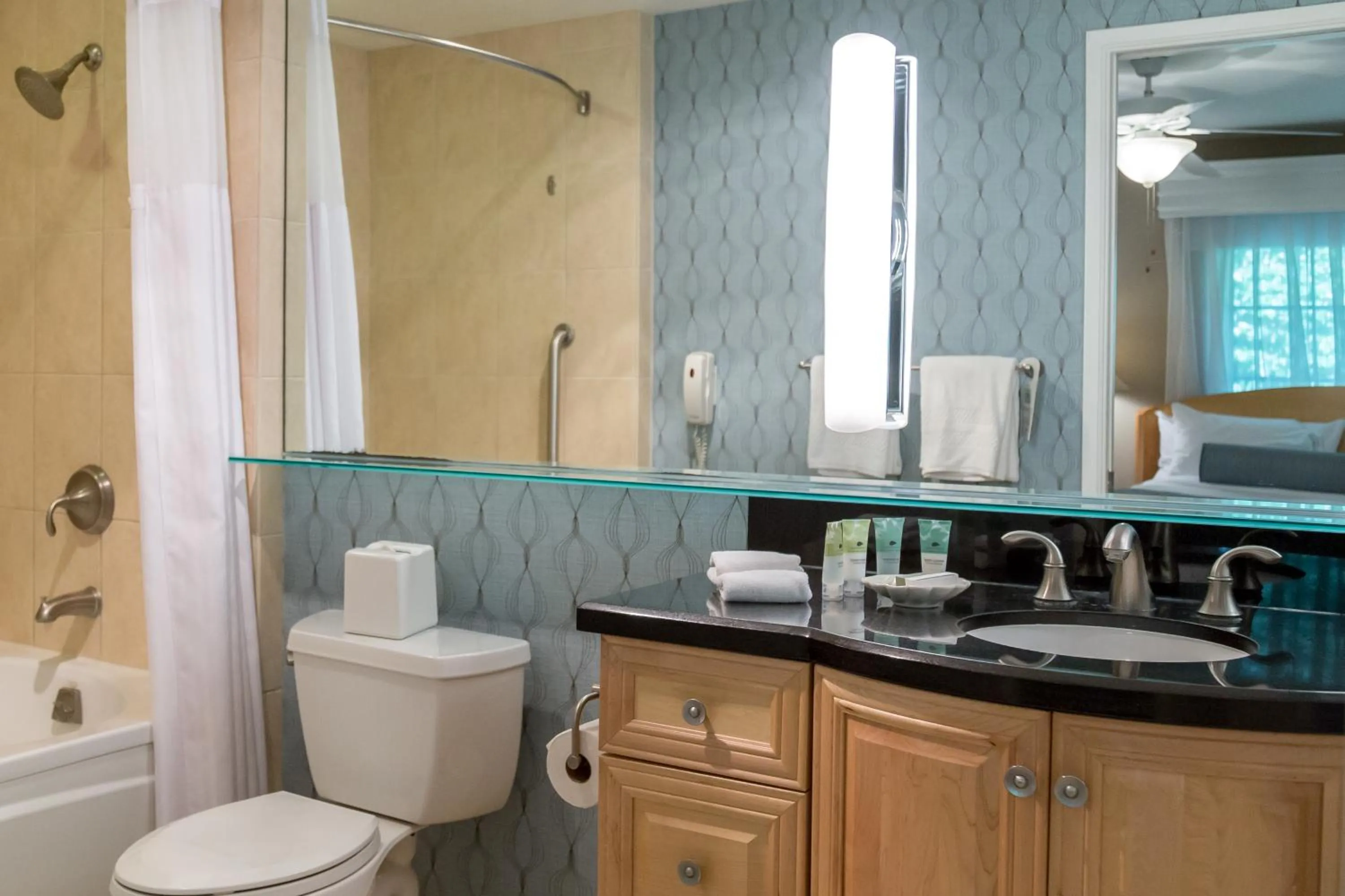 Shower in Villa L'Auberge