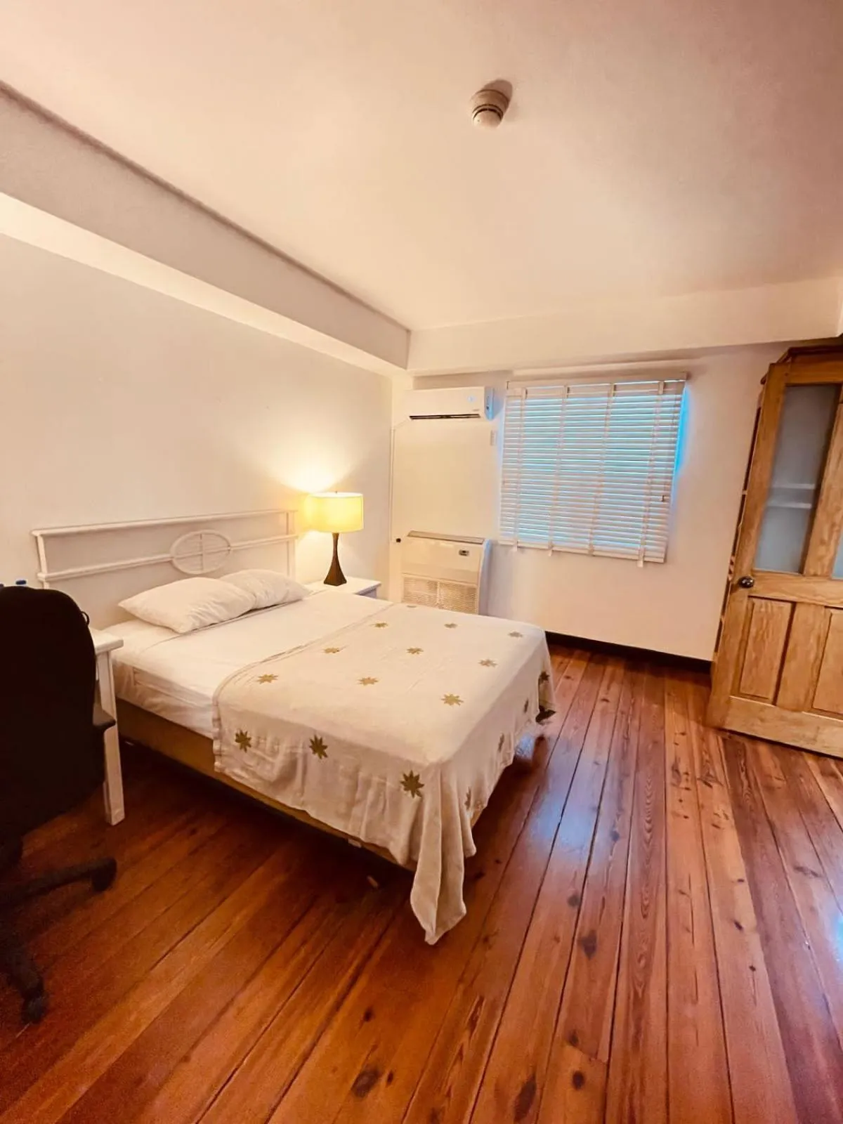 Bed in Hotel Normandie Limited