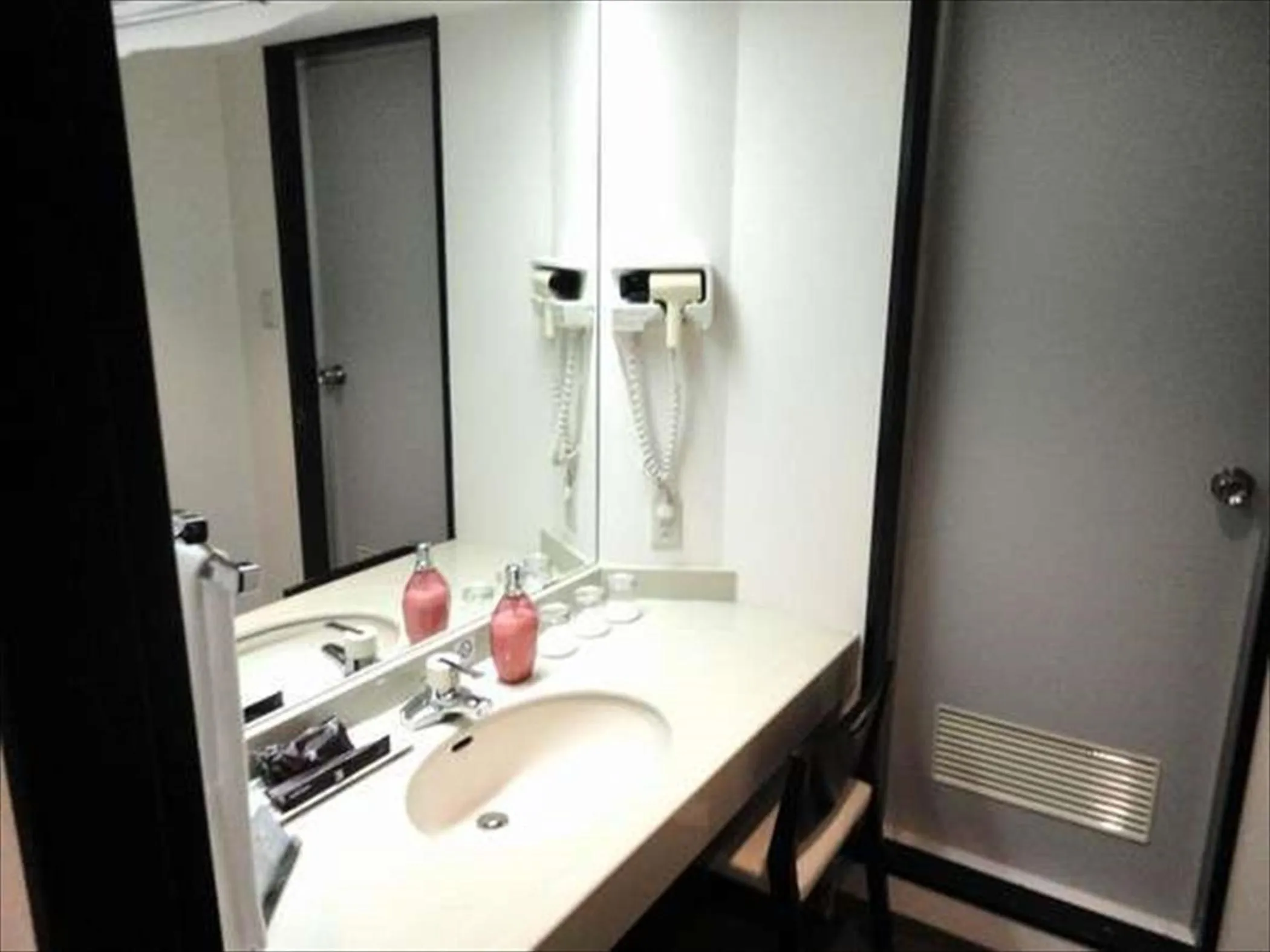 Photo of the whole room in Green Rich Hotel Nishitetsu Ohashi Ekimae