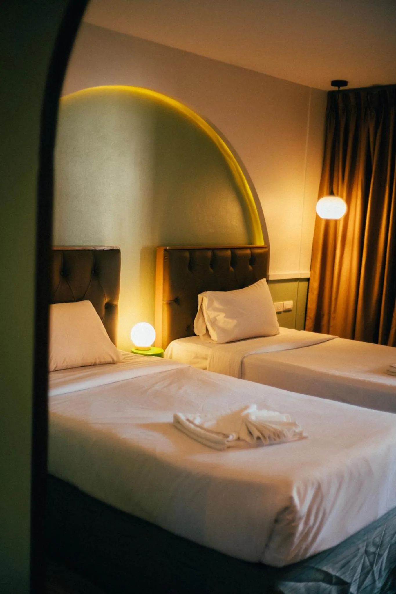 Bed in Victoria Nimman Hotel