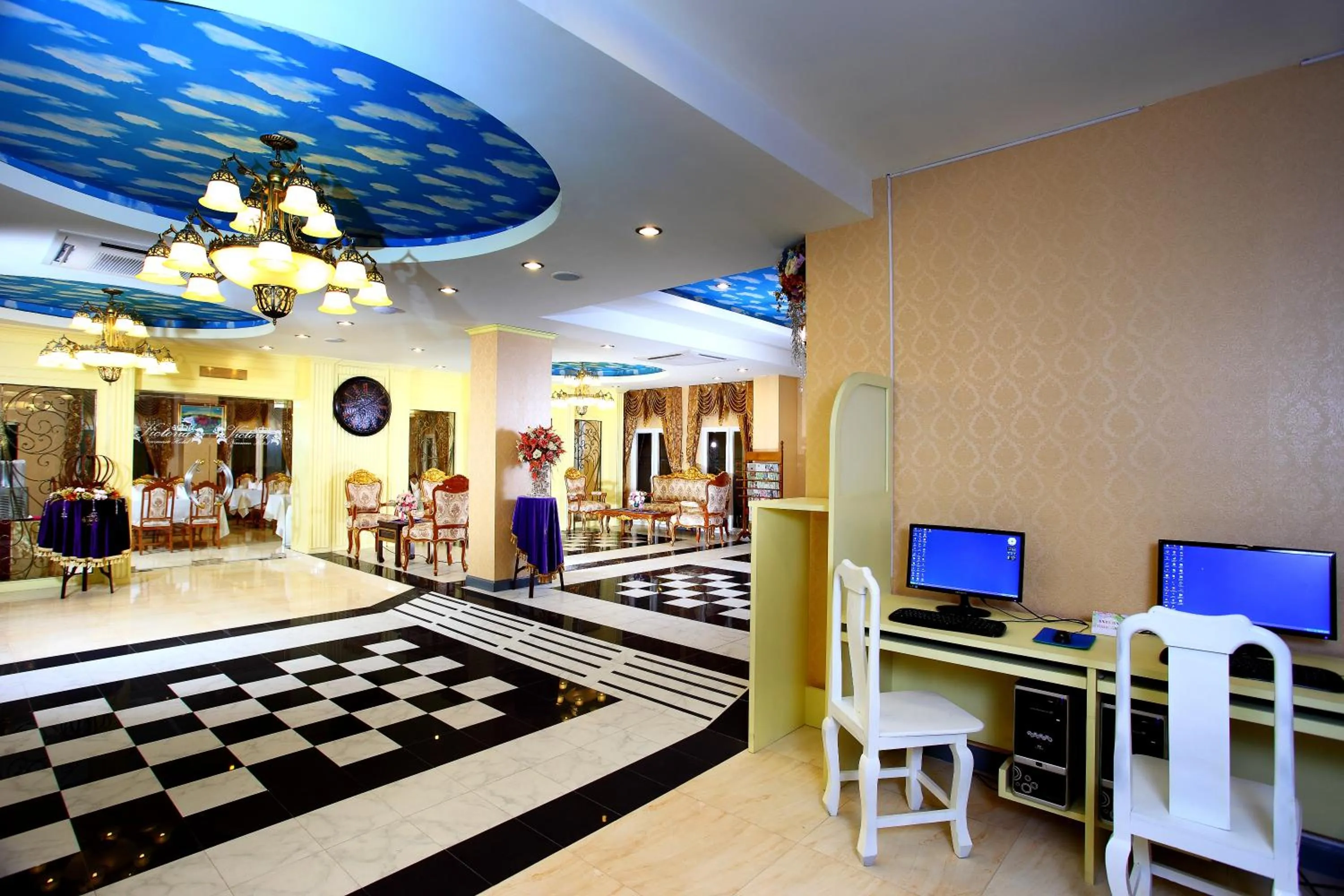 Lobby or reception in Victoria Nimman Hotel