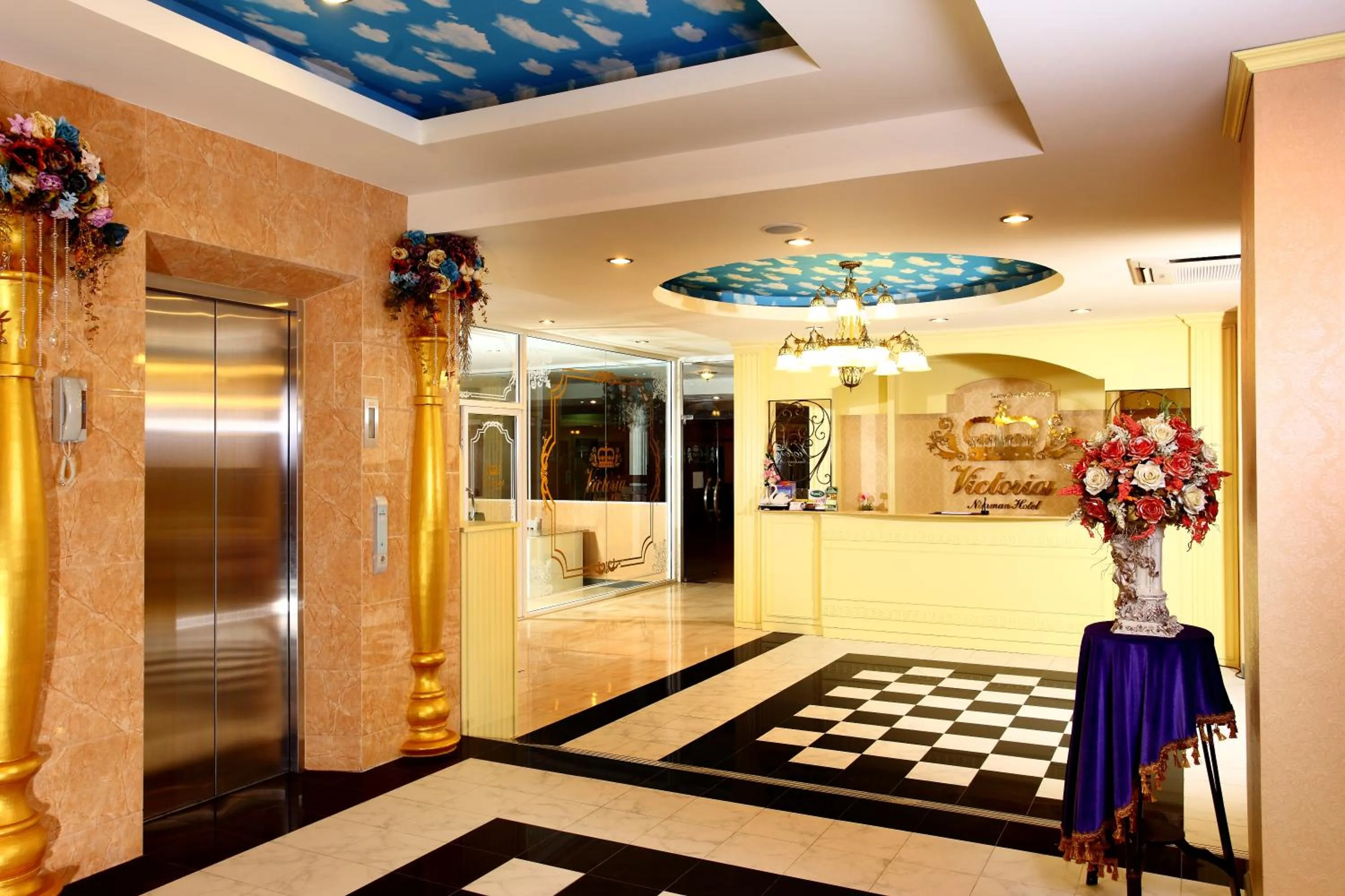 Lobby or reception in Victoria Nimman Hotel
