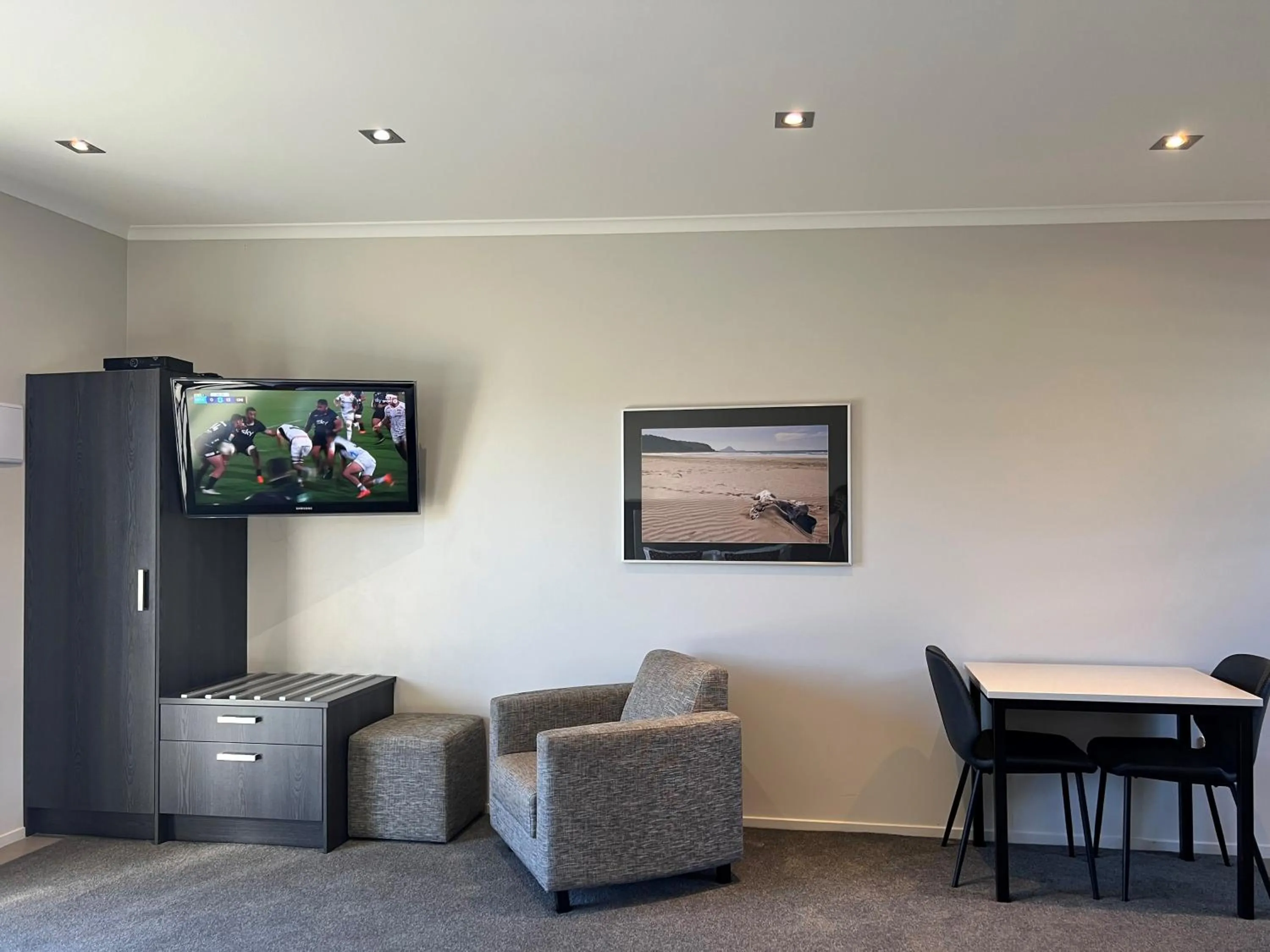 TV and multimedia in 37 The Landing Motel