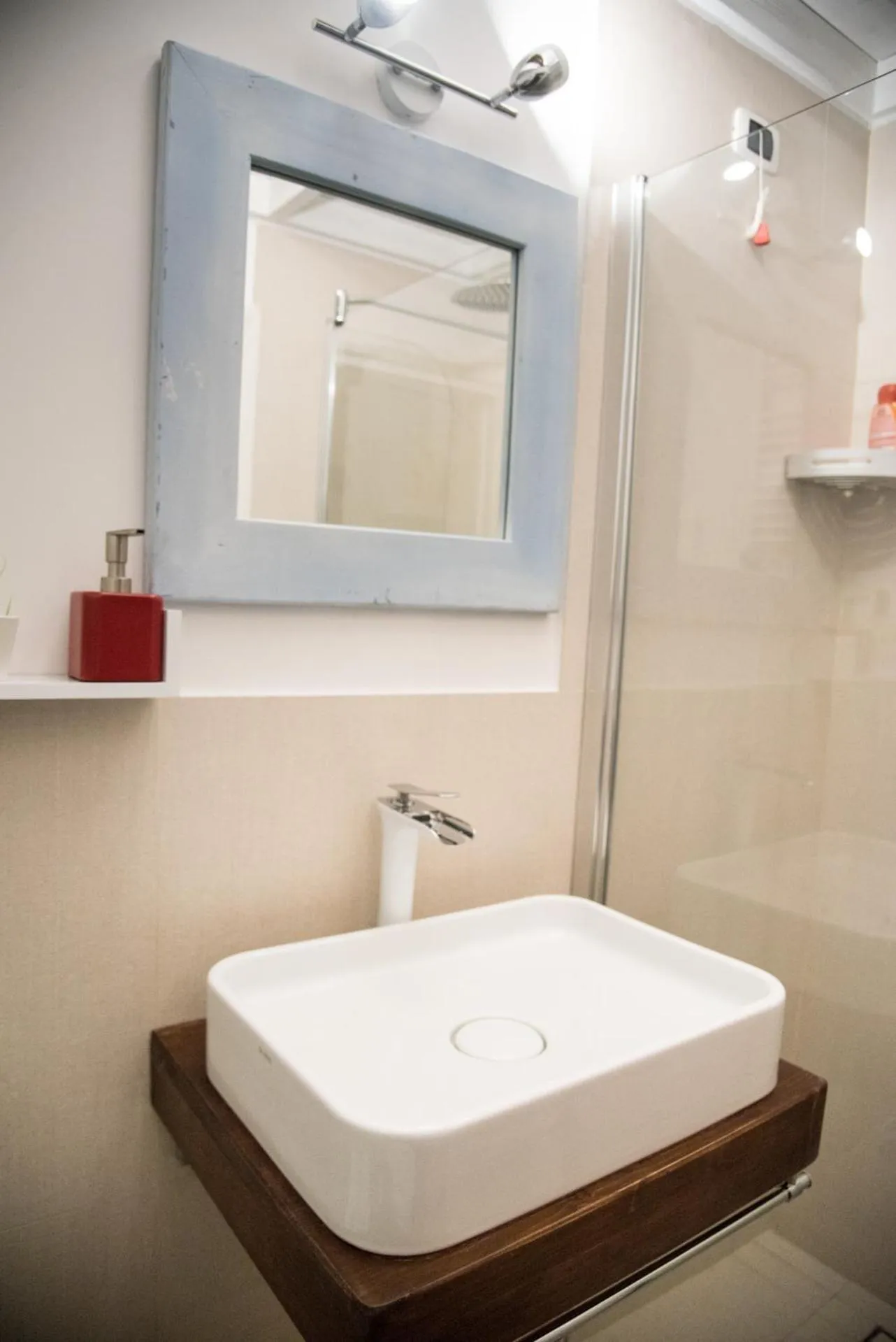 Bathroom in Guest Art Napoli