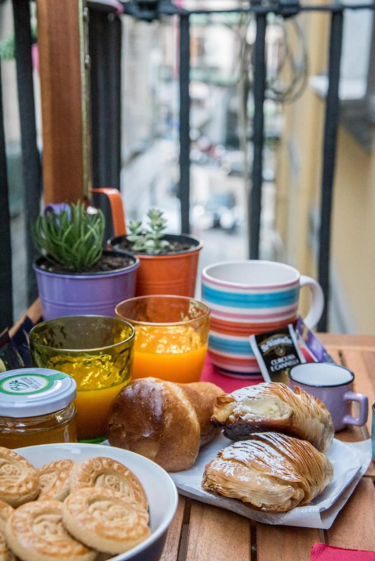 Balcony/Terrace in Guest Art Napoli