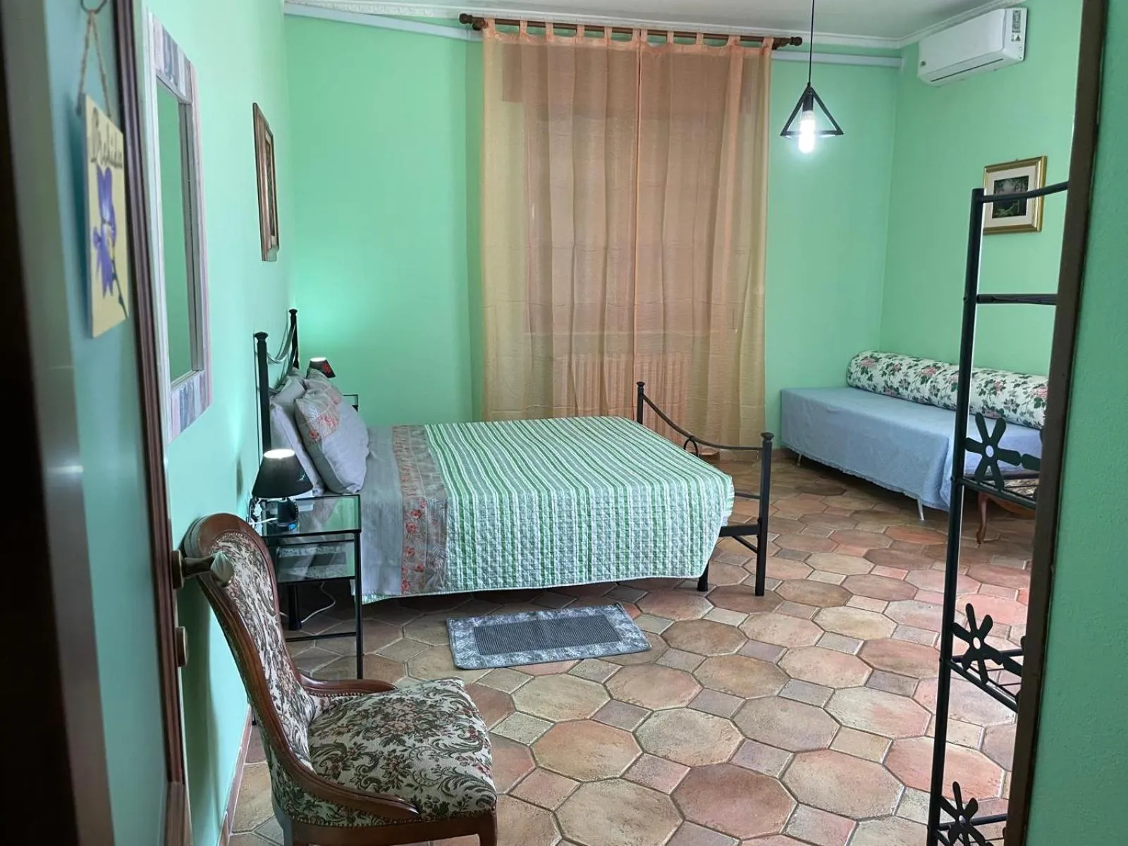 Bedroom, Bed in Casa T Bed and Breakfast & Home Restaurant di Tacchino Simone